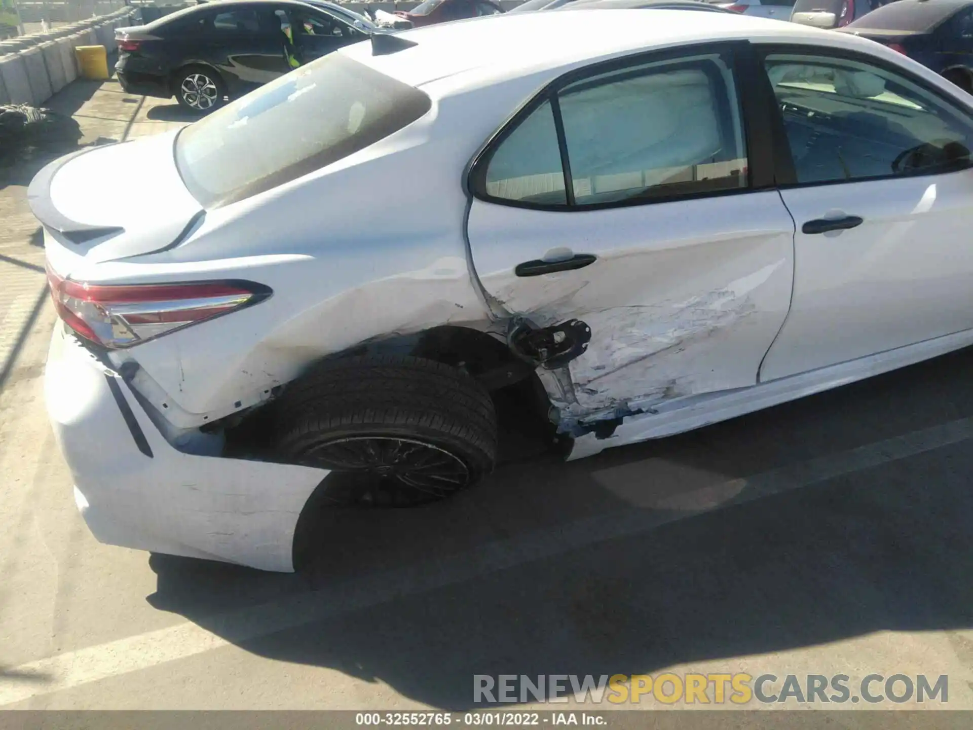 6 Photograph of a damaged car 4T1G11AK2LU391601 TOYOTA CAMRY 2020