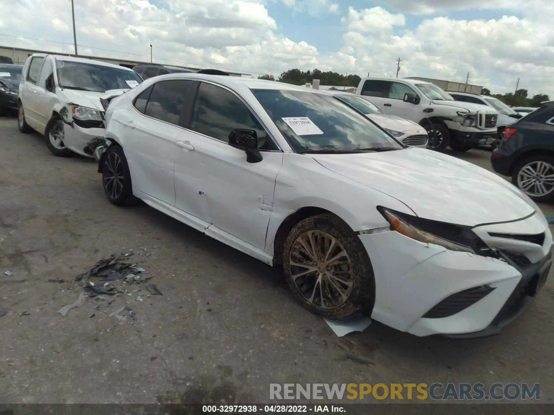 1 Photograph of a damaged car 4T1G11AK2LU392411 TOYOTA CAMRY 2020