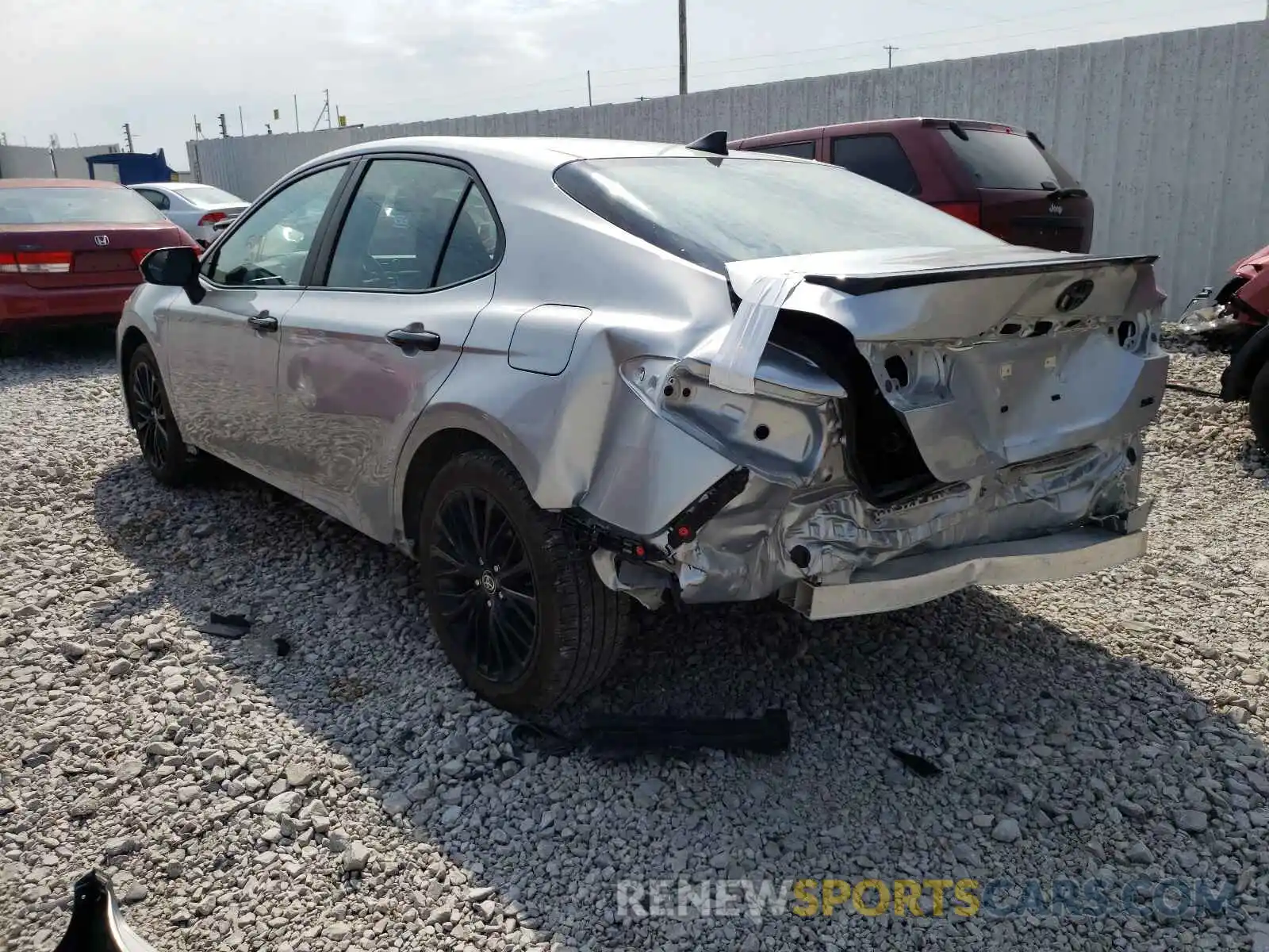 3 Photograph of a damaged car 4T1G11AK2LU400300 TOYOTA CAMRY 2020