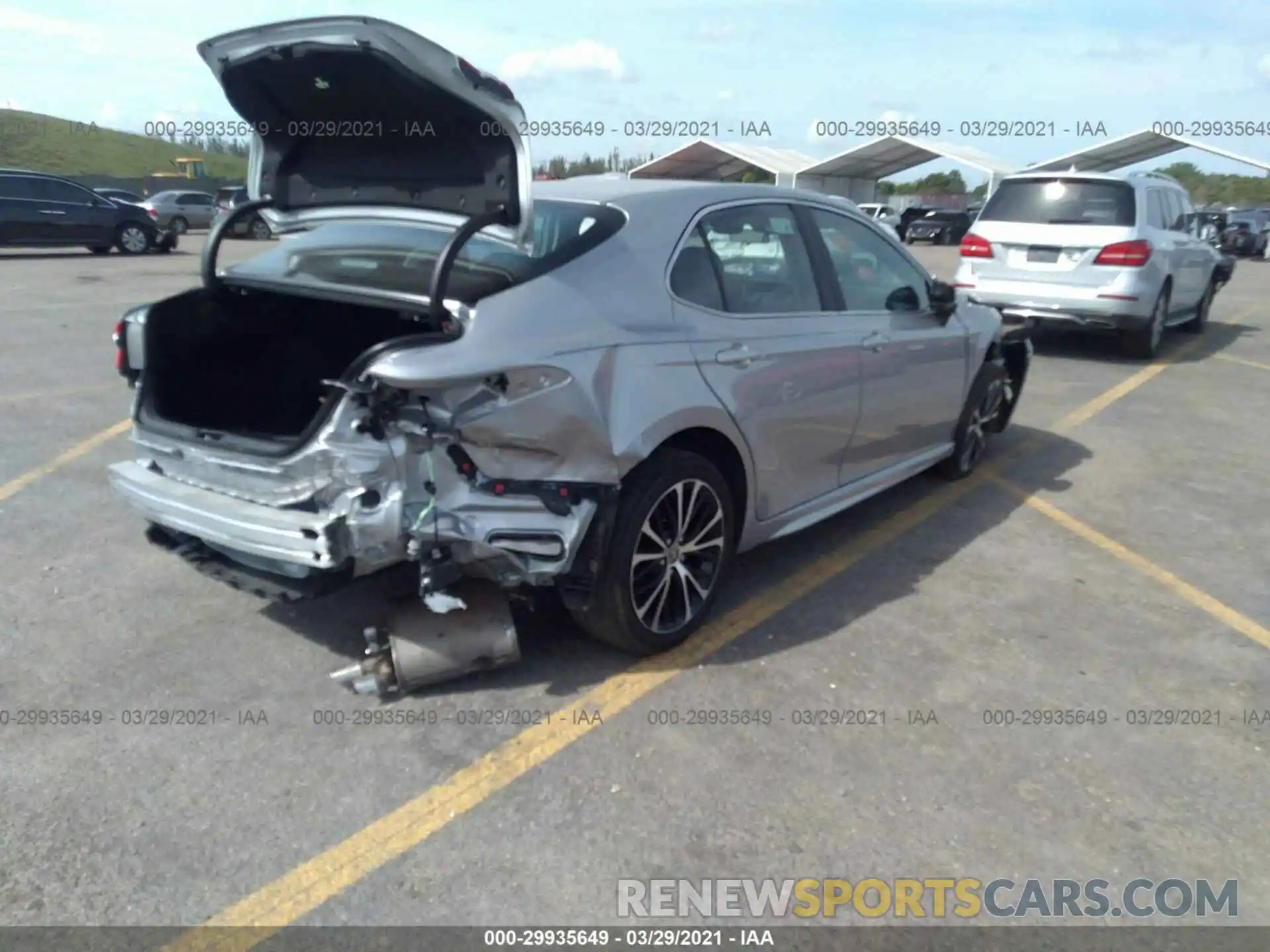 6 Photograph of a damaged car 4T1G11AK2LU401480 TOYOTA CAMRY 2020