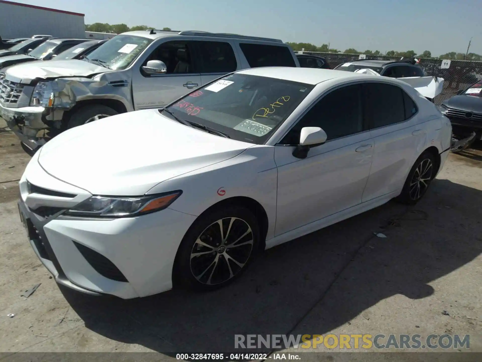 2 Photograph of a damaged car 4T1G11AK2LU500753 TOYOTA CAMRY 2020