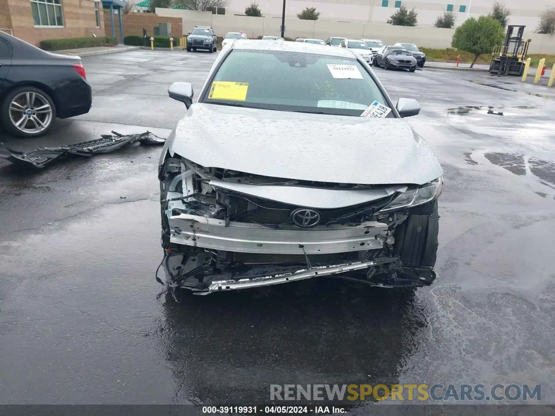 13 Photograph of a damaged car 4T1G11AK2LU501479 TOYOTA CAMRY 2020