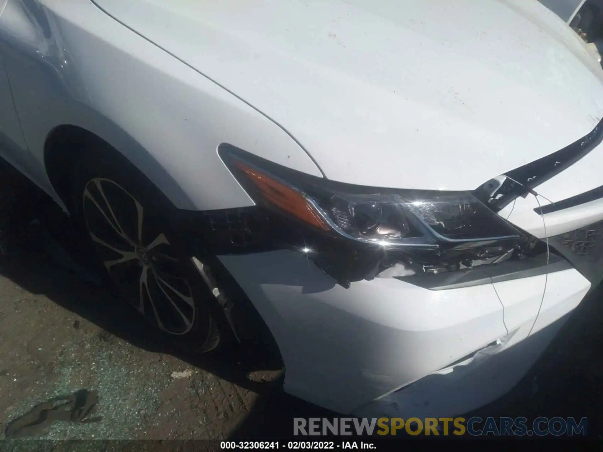 6 Photograph of a damaged car 4T1G11AK2LU505421 TOYOTA CAMRY 2020