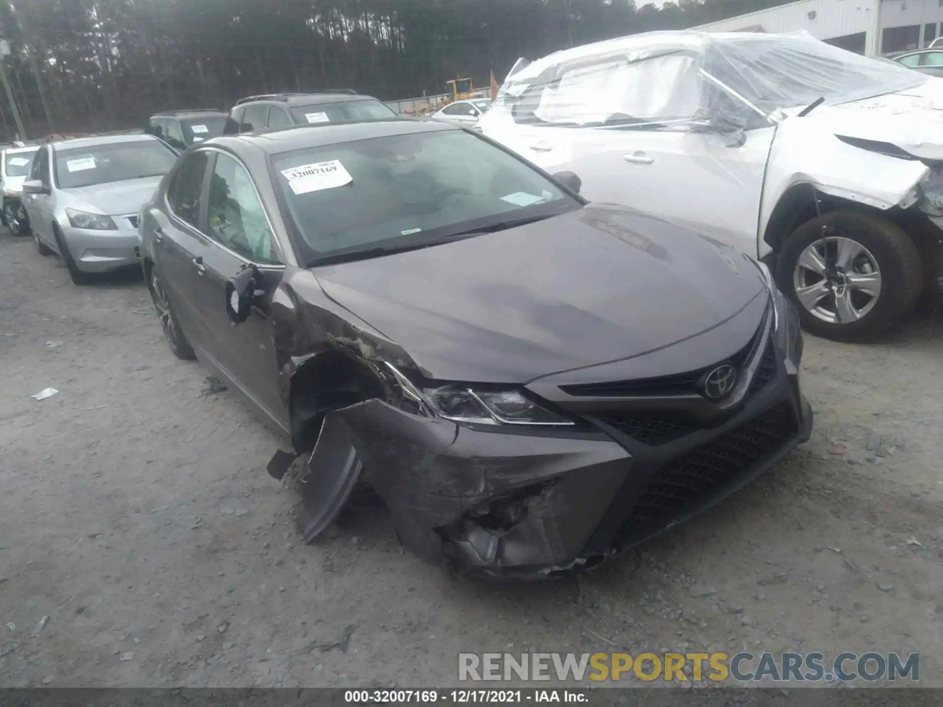 1 Photograph of a damaged car 4T1G11AK2LU505449 TOYOTA CAMRY 2020