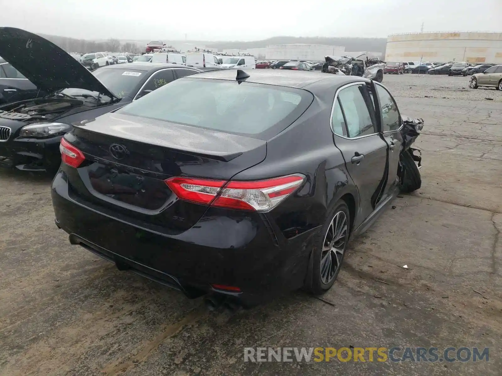 4 Photograph of a damaged car 4T1G11AK2LU507962 TOYOTA CAMRY 2020