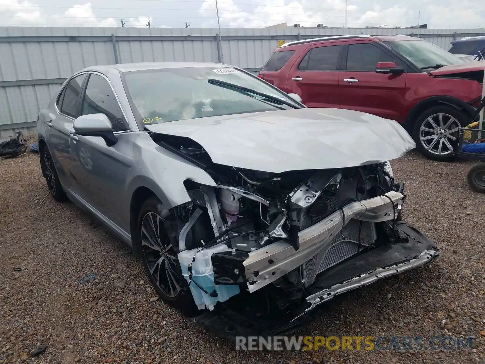 1 Photograph of a damaged car 4T1G11AK2LU508934 TOYOTA CAMRY 2020