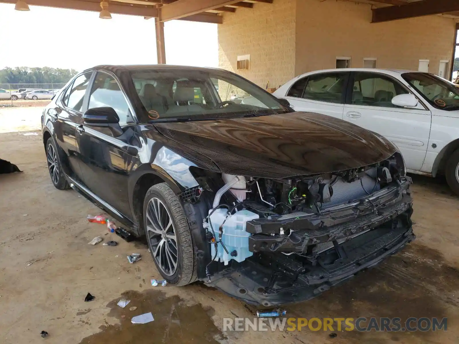 1 Photograph of a damaged car 4T1G11AK2LU509274 TOYOTA CAMRY 2020