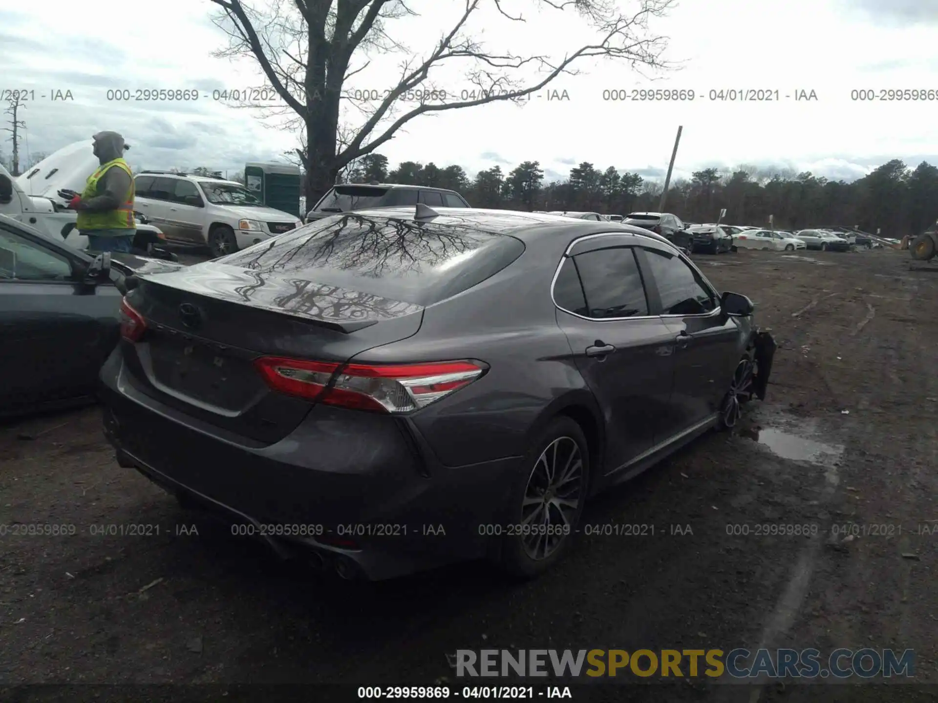 4 Photograph of a damaged car 4T1G11AK2LU511588 TOYOTA CAMRY 2020