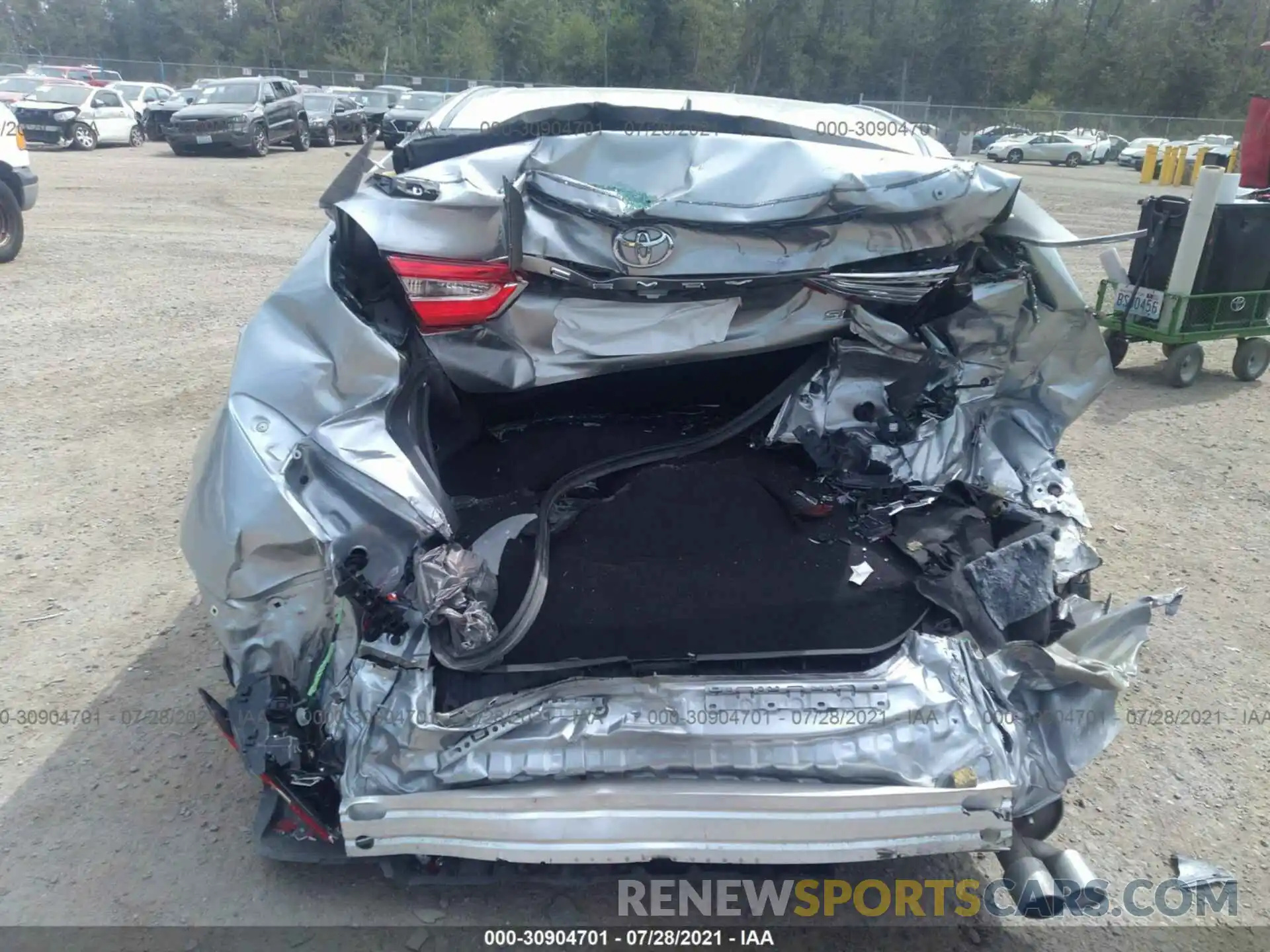 6 Photograph of a damaged car 4T1G11AK2LU869709 TOYOTA CAMRY 2020