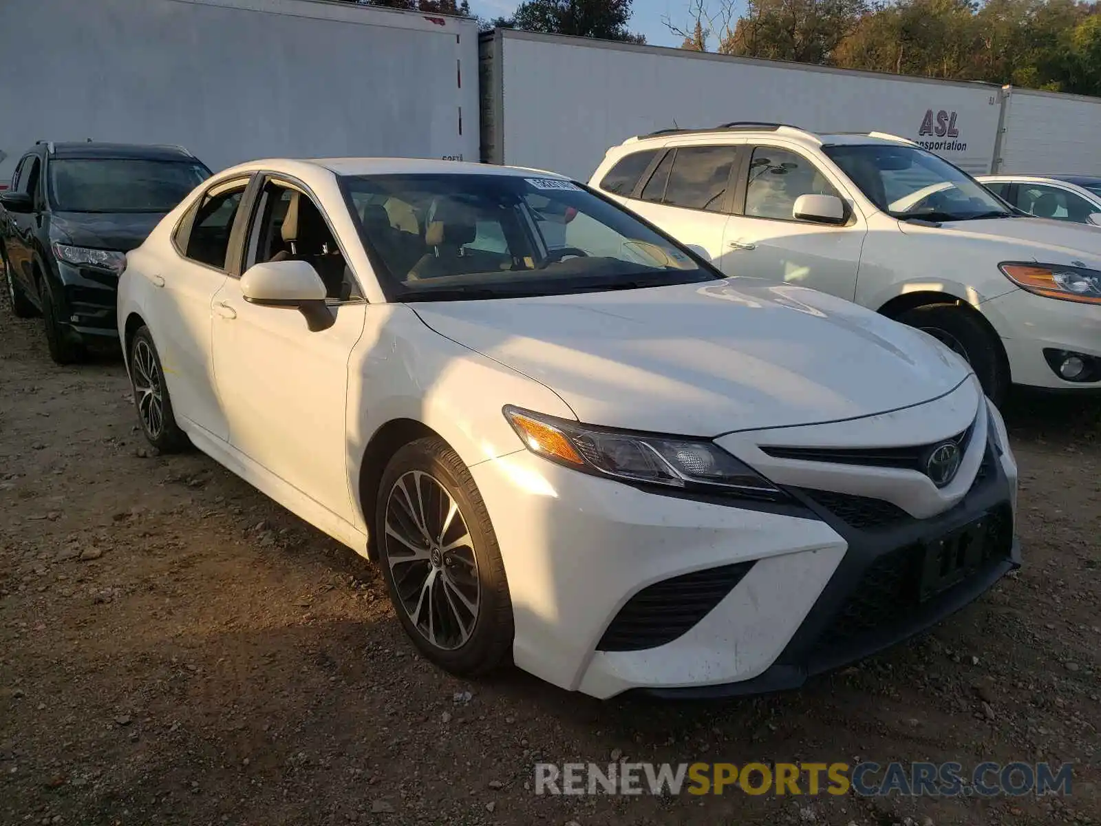 1 Photograph of a damaged car 4T1G11AK2LU883495 TOYOTA CAMRY 2020