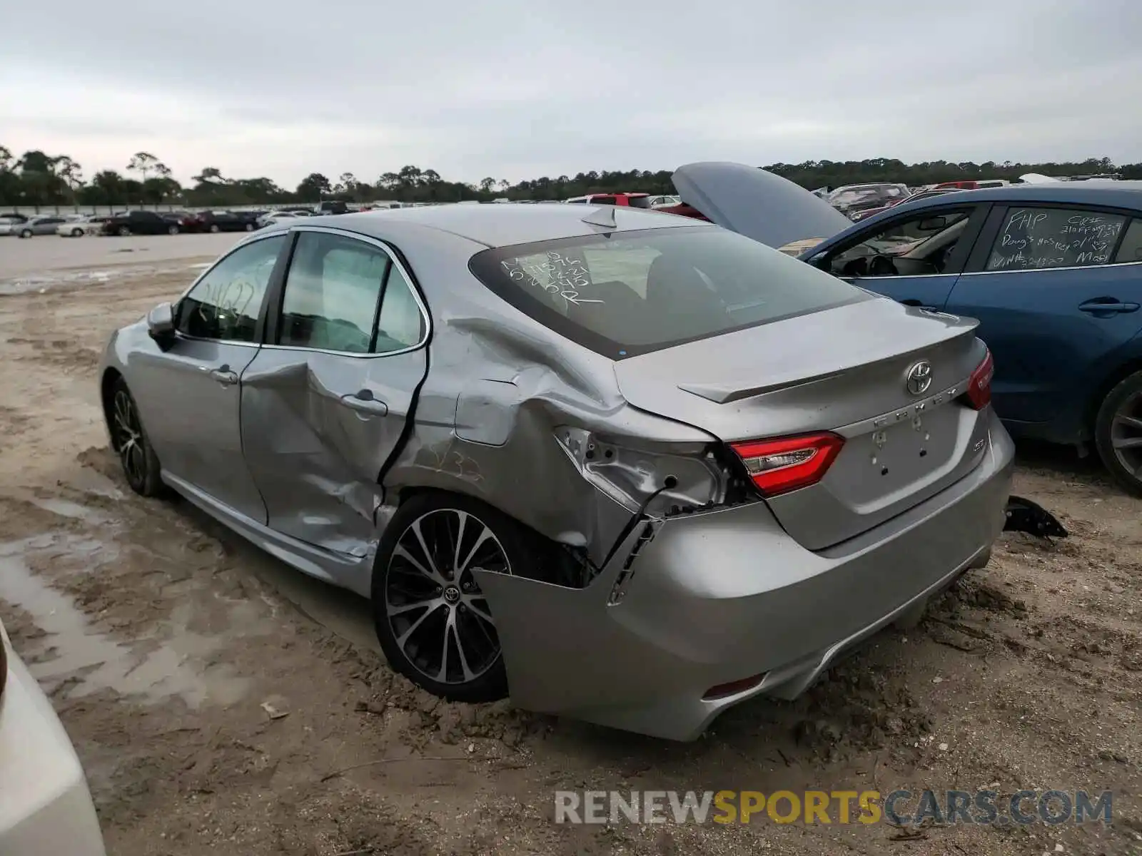 3 Photograph of a damaged car 4T1G11AK2LU886672 TOYOTA CAMRY 2020