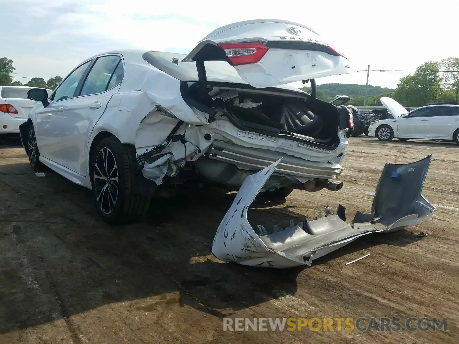 3 Photograph of a damaged car 4T1G11AK2LU894271 TOYOTA CAMRY 2020