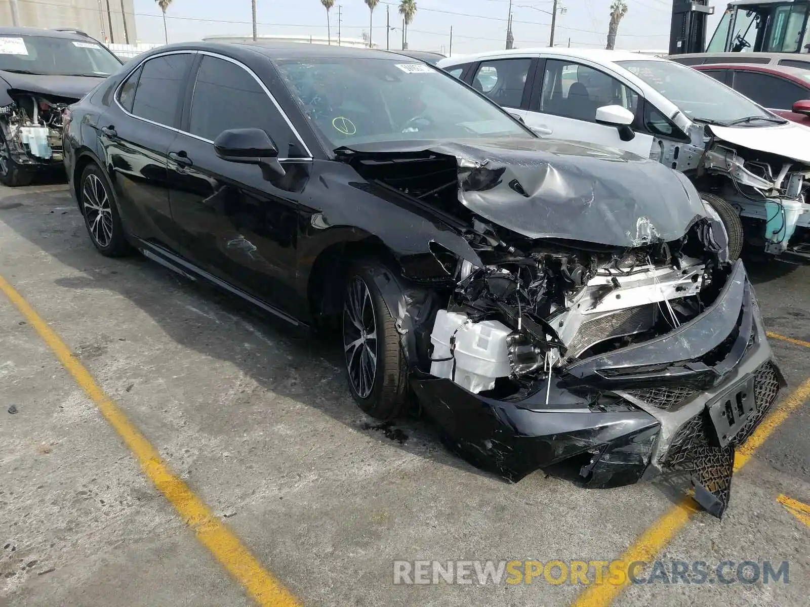 1 Photograph of a damaged car 4T1G11AK2LU895615 TOYOTA CAMRY 2020