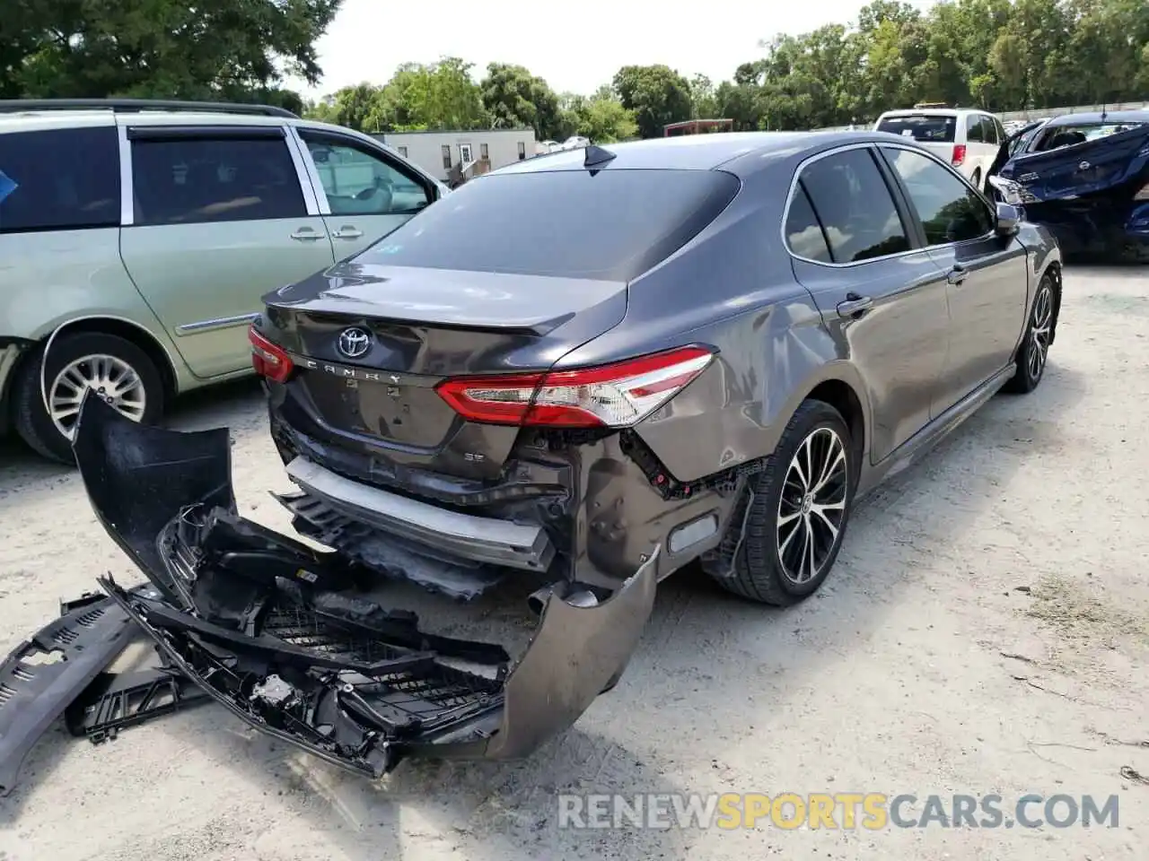 4 Photograph of a damaged car 4T1G11AK2LU900022 TOYOTA CAMRY 2020