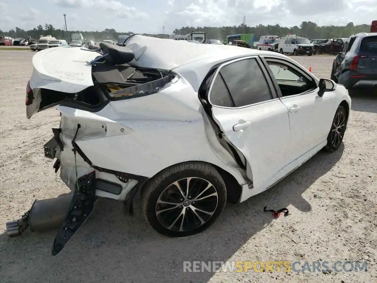 4 Photograph of a damaged car 4T1G11AK2LU907763 TOYOTA CAMRY 2020