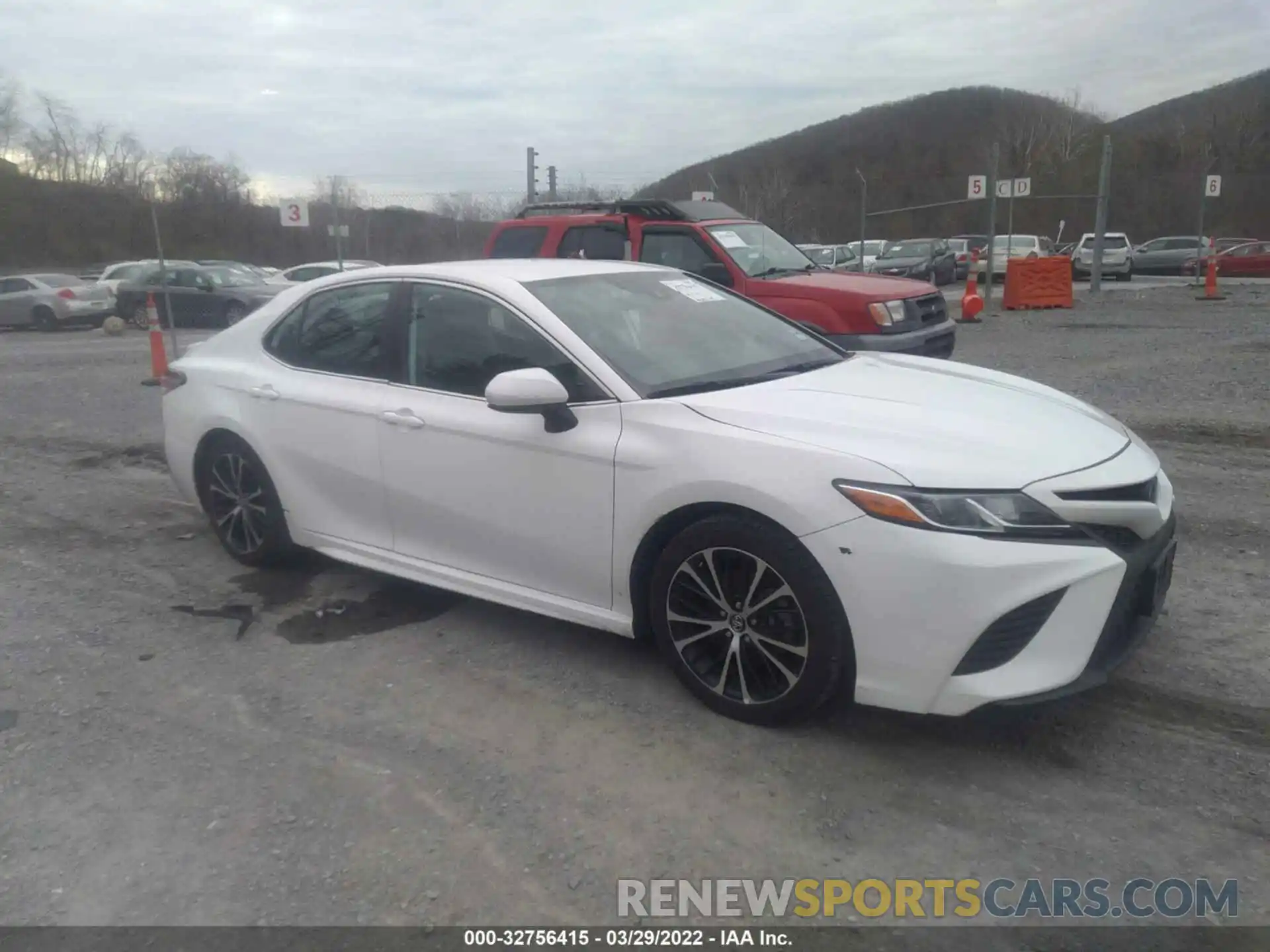 1 Photograph of a damaged car 4T1G11AK2LU910176 TOYOTA CAMRY 2020