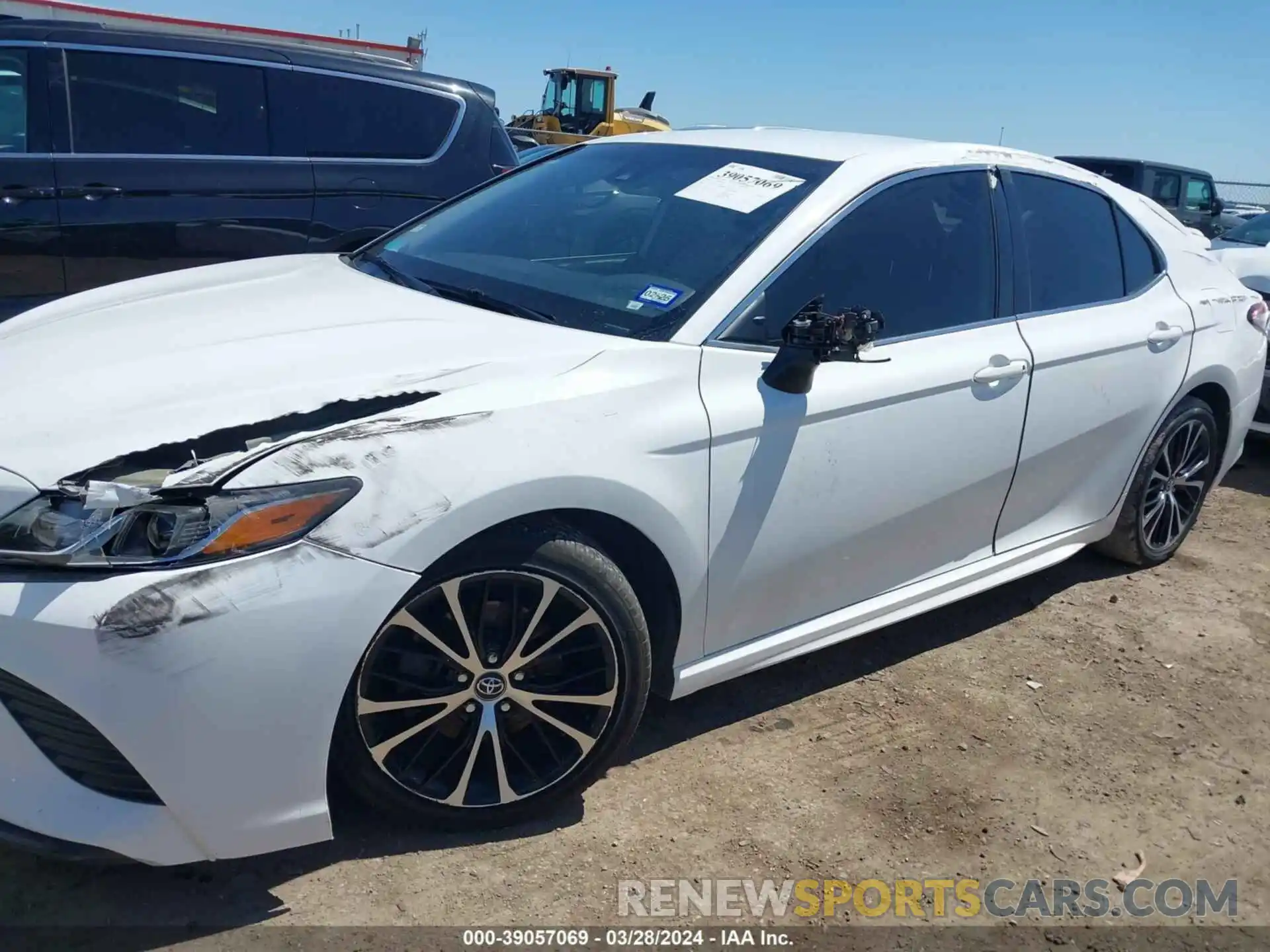 14 Photograph of a damaged car 4T1G11AK2LU915104 TOYOTA CAMRY 2020