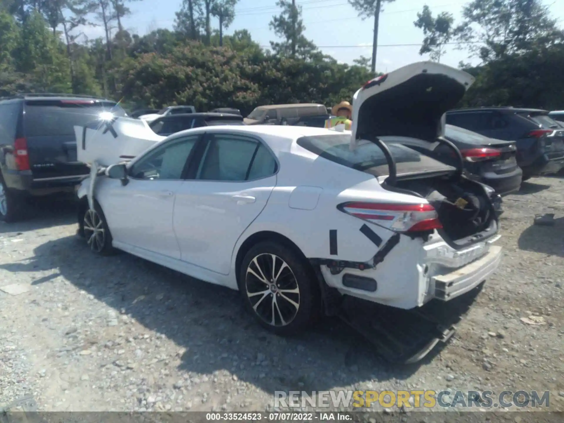 3 Photograph of a damaged car 4T1G11AK2LU921632 TOYOTA CAMRY 2020