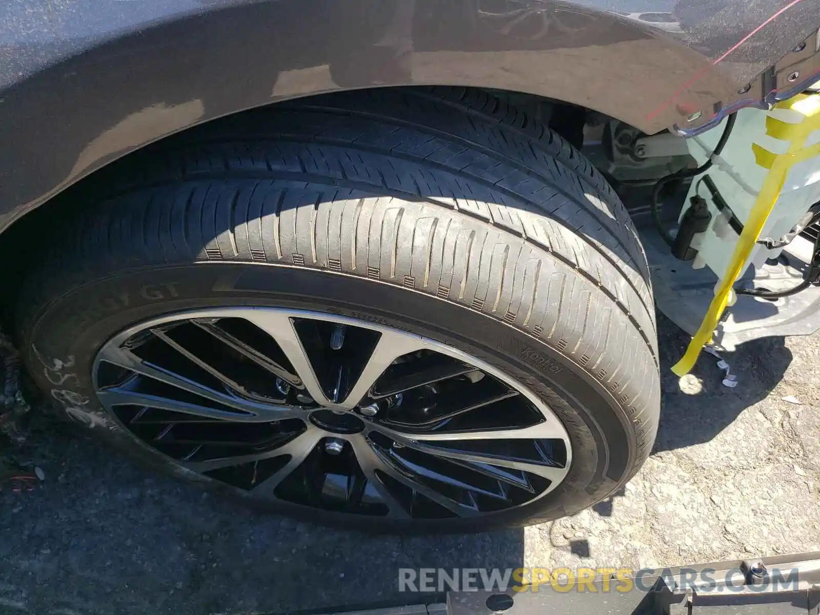 9 Photograph of a damaged car 4T1G11AK2LU925177 TOYOTA CAMRY 2020