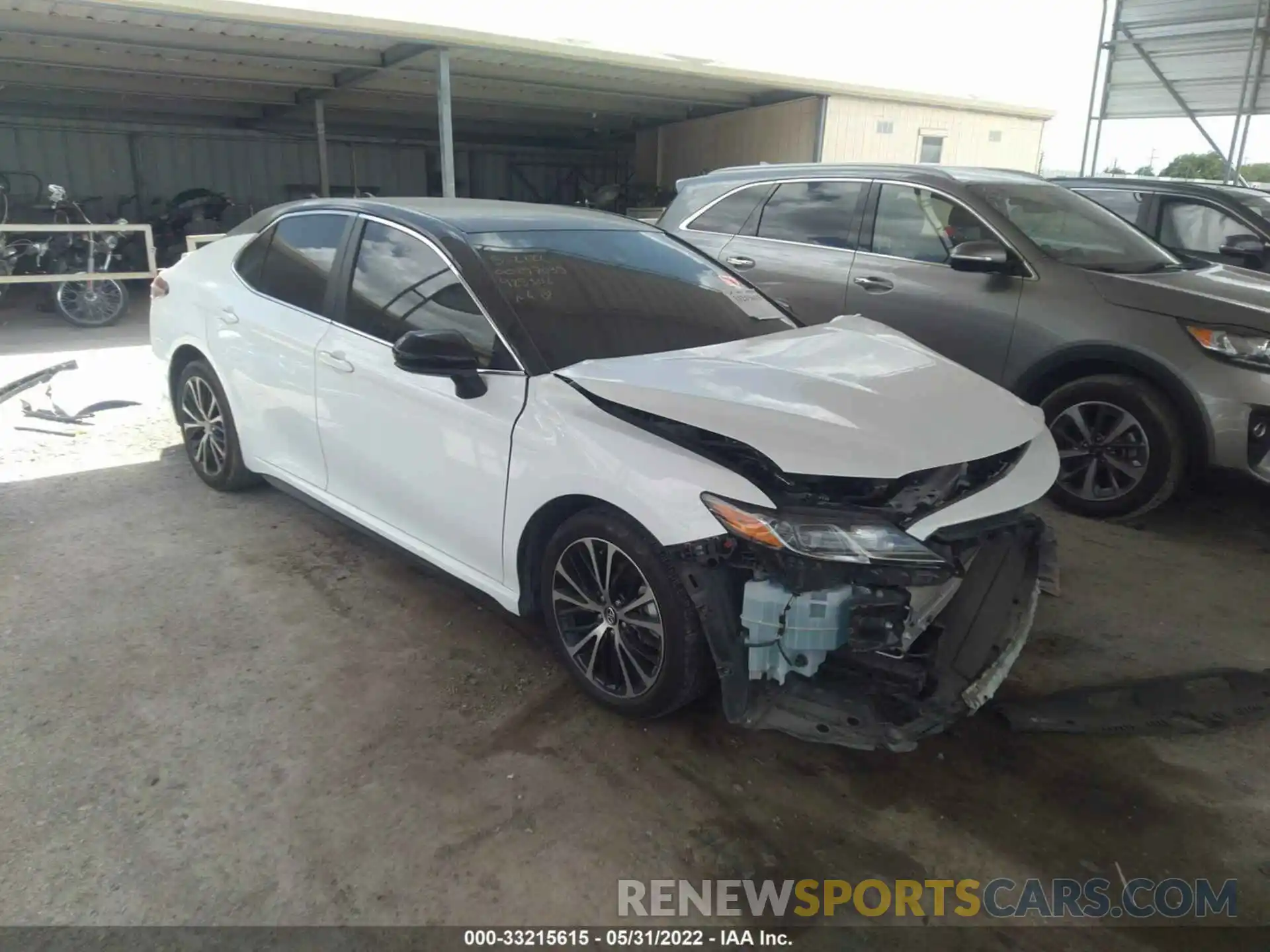 1 Photograph of a damaged car 4T1G11AK2LU925308 TOYOTA CAMRY 2020