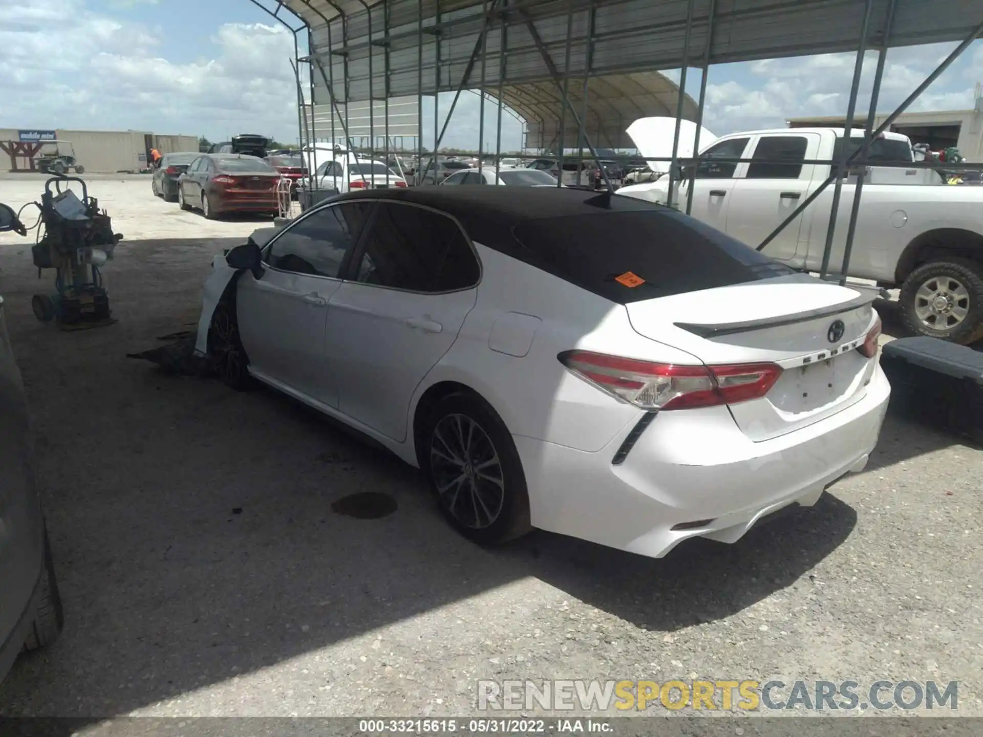 3 Photograph of a damaged car 4T1G11AK2LU925308 TOYOTA CAMRY 2020