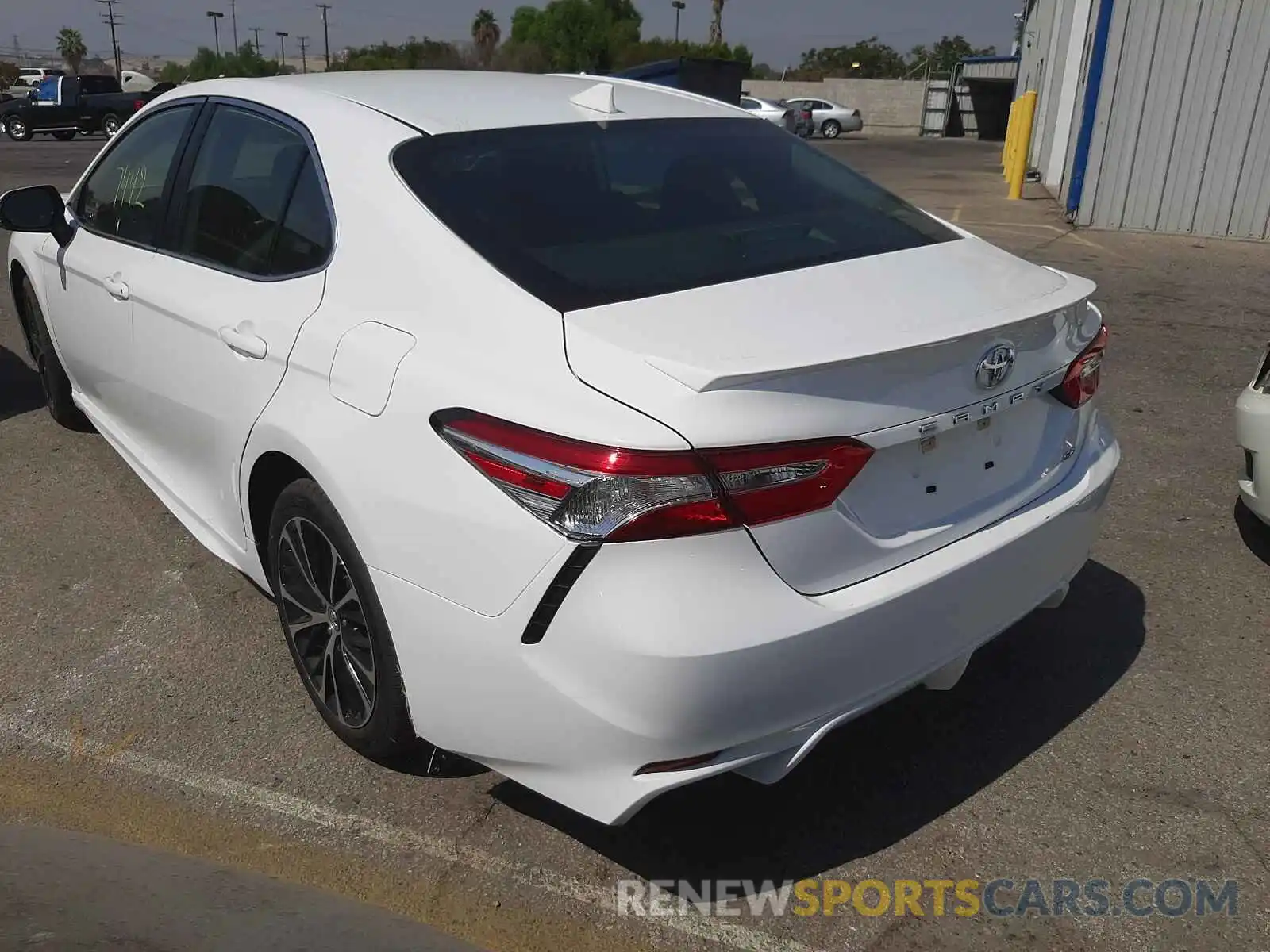 3 Photograph of a damaged car 4T1G11AK2LU930184 TOYOTA CAMRY 2020