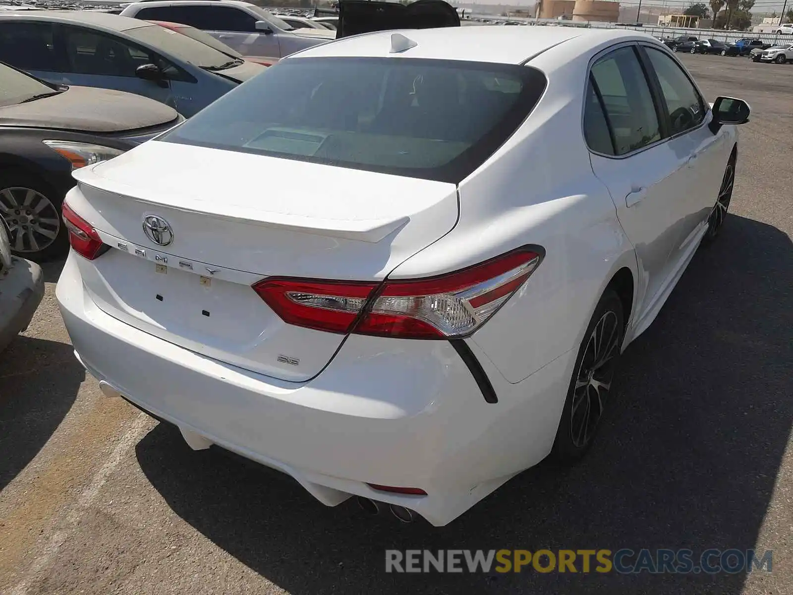 4 Photograph of a damaged car 4T1G11AK2LU930184 TOYOTA CAMRY 2020