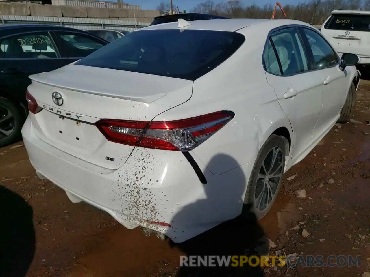 4 Photograph of a damaged car 4T1G11AK2LU930637 TOYOTA CAMRY 2020