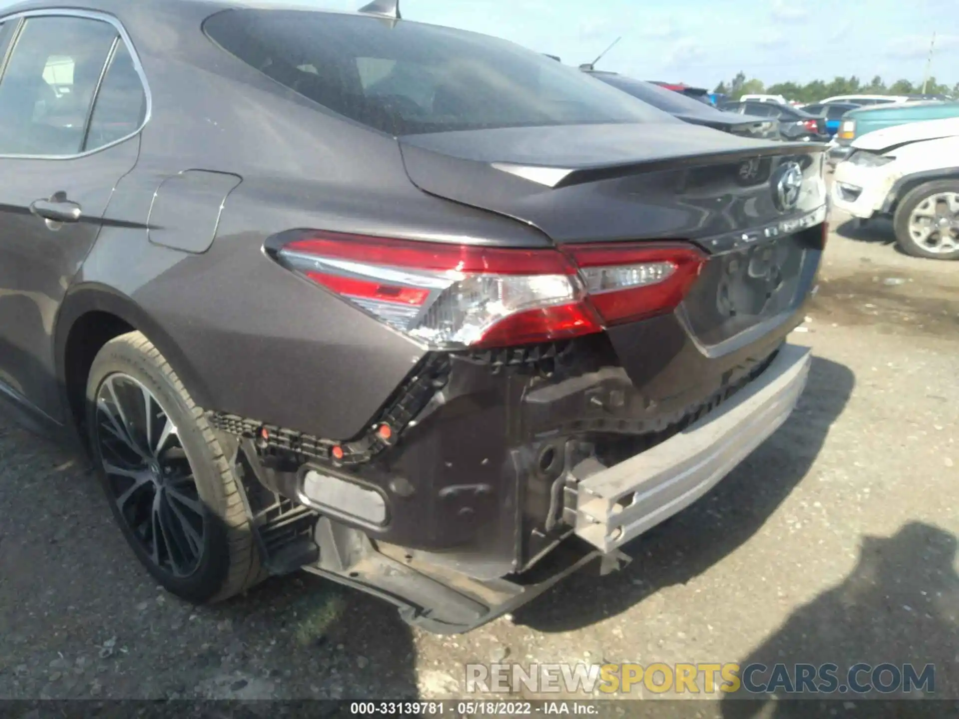 6 Photograph of a damaged car 4T1G11AK2LU933523 TOYOTA CAMRY 2020