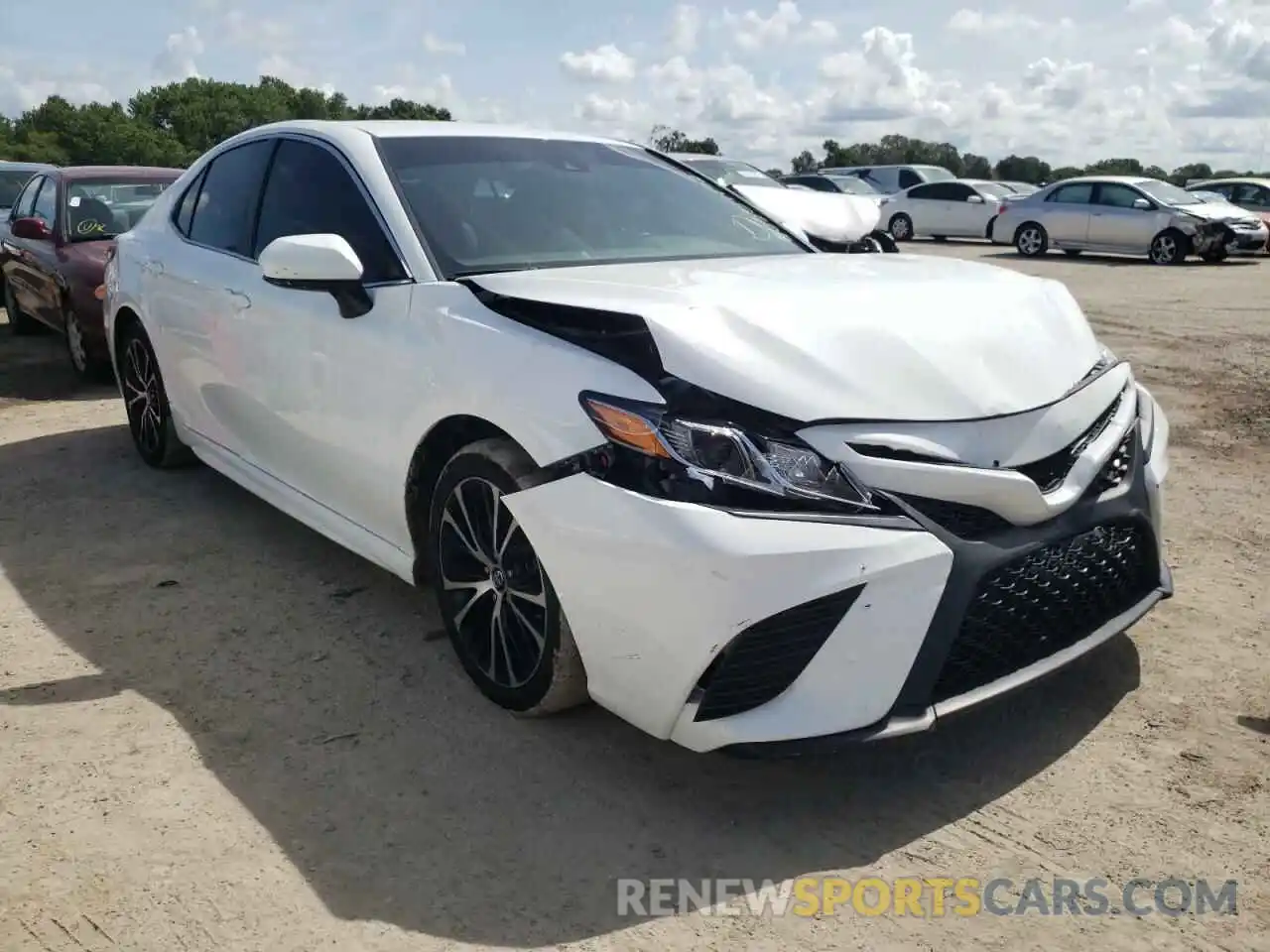 1 Photograph of a damaged car 4T1G11AK2LU935322 TOYOTA CAMRY 2020