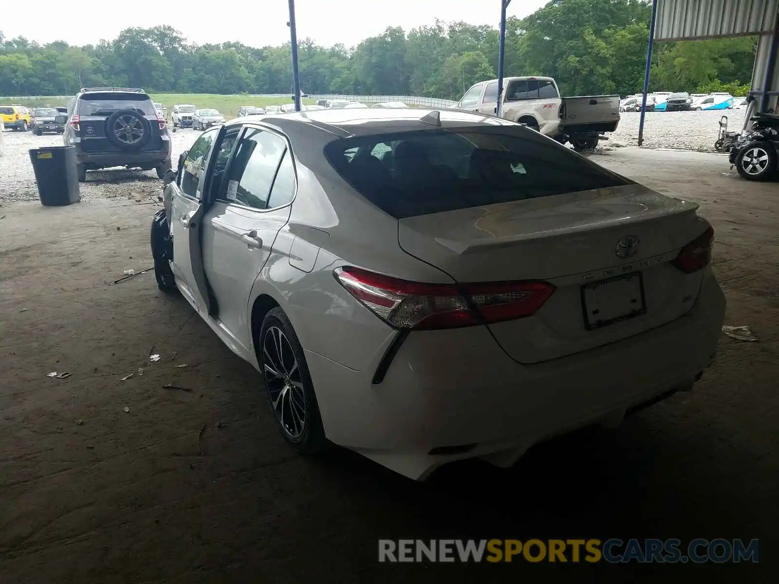 3 Photograph of a damaged car 4T1G11AK2LU941038 TOYOTA CAMRY 2020