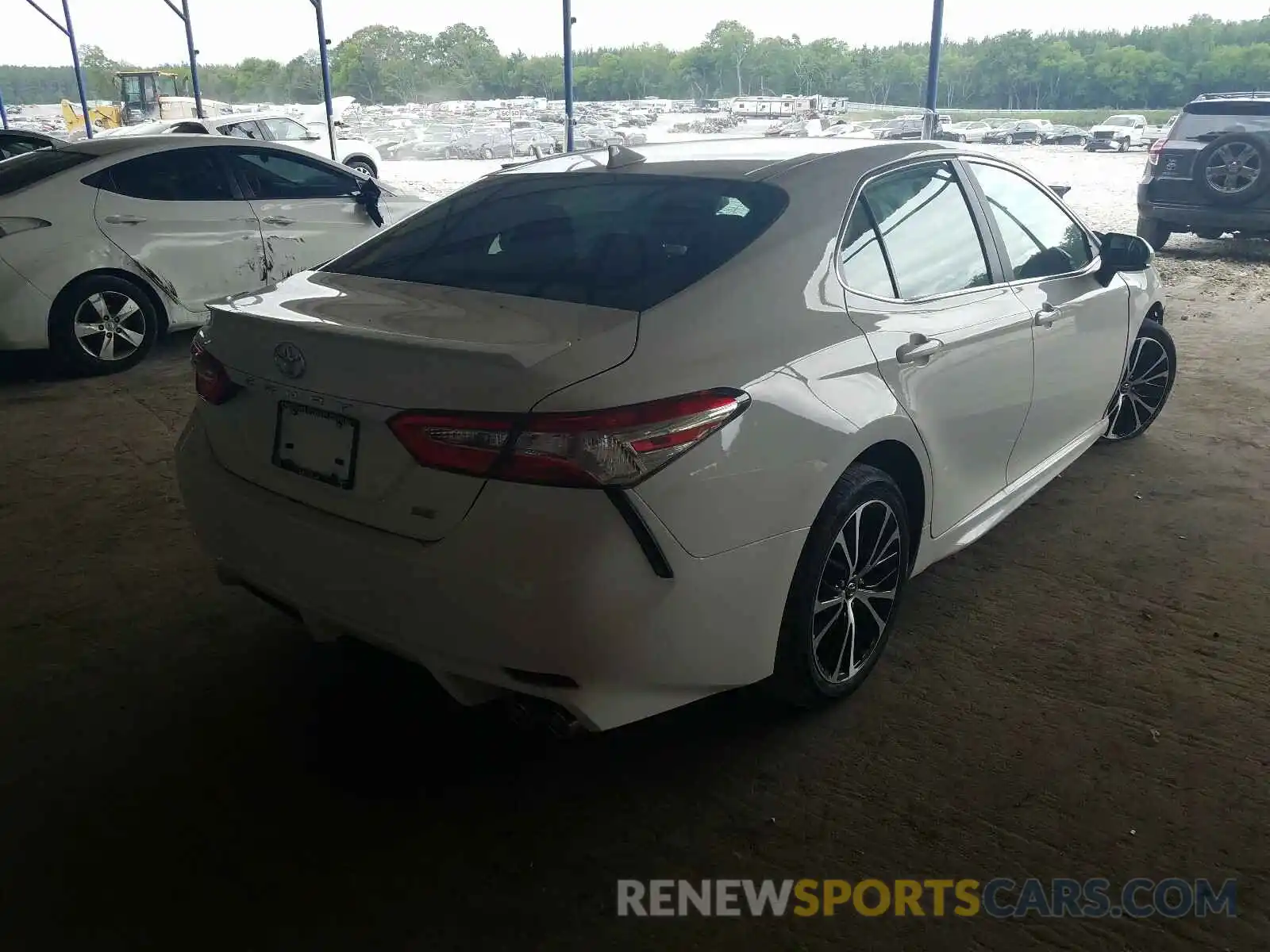 4 Photograph of a damaged car 4T1G11AK2LU941038 TOYOTA CAMRY 2020