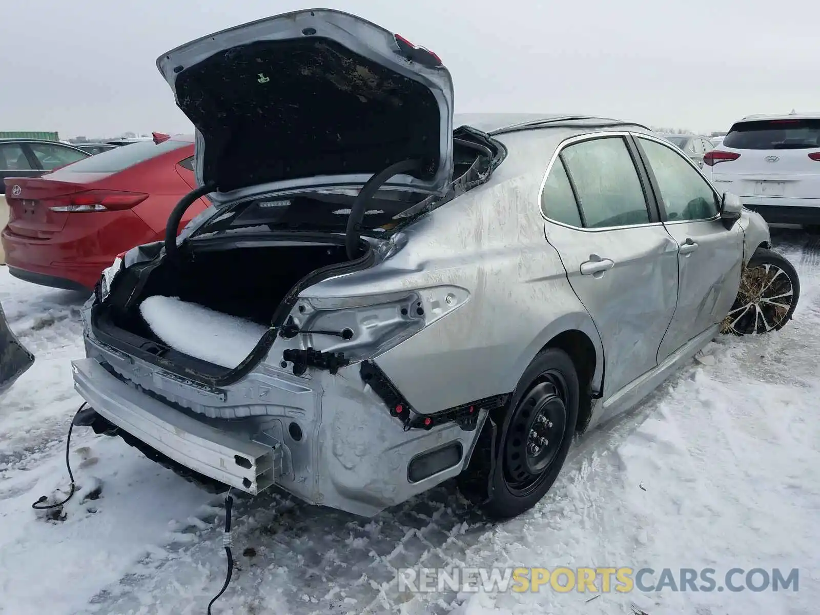 4 Photograph of a damaged car 4T1G11AK2LU941041 TOYOTA CAMRY 2020