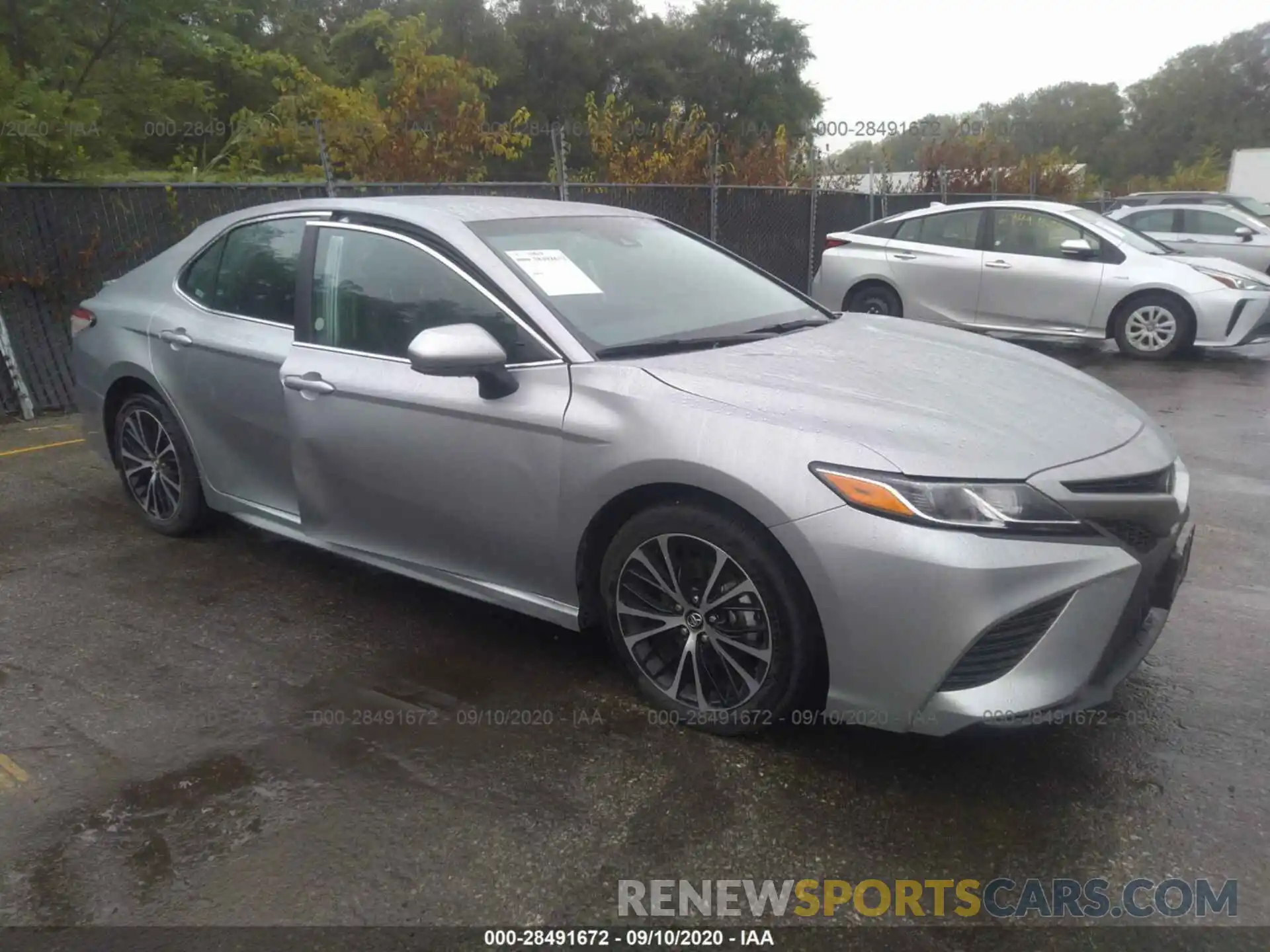 1 Photograph of a damaged car 4T1G11AK2LU942058 TOYOTA CAMRY 2020