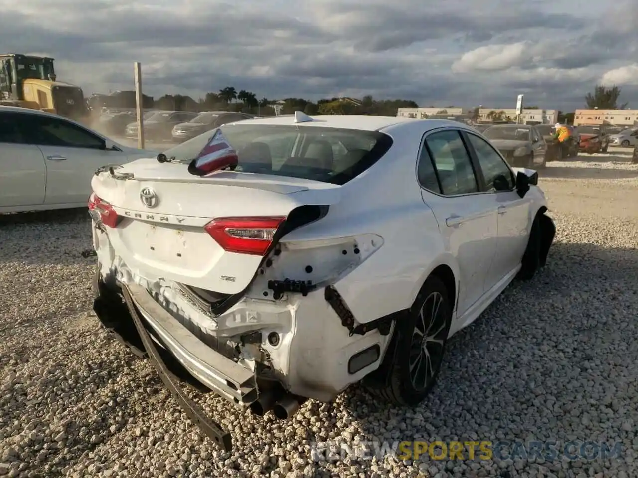 4 Photograph of a damaged car 4T1G11AK2LU944909 TOYOTA CAMRY 2020