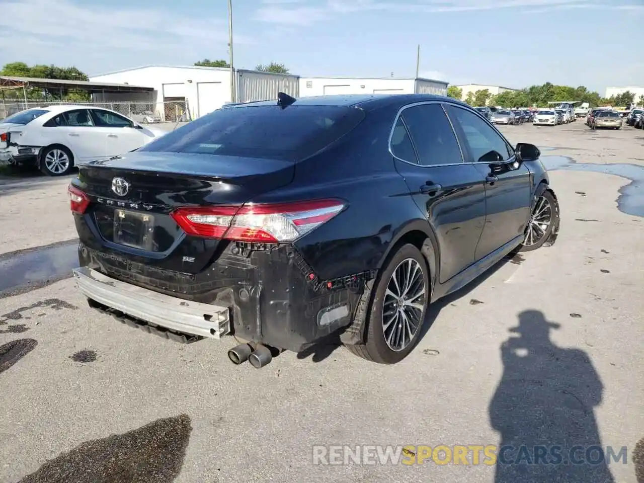 4 Photograph of a damaged car 4T1G11AK2LU947535 TOYOTA CAMRY 2020