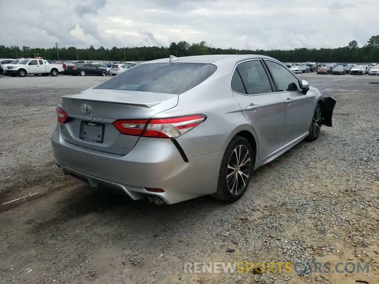 4 Photograph of a damaged car 4T1G11AK2LU950161 TOYOTA CAMRY 2020