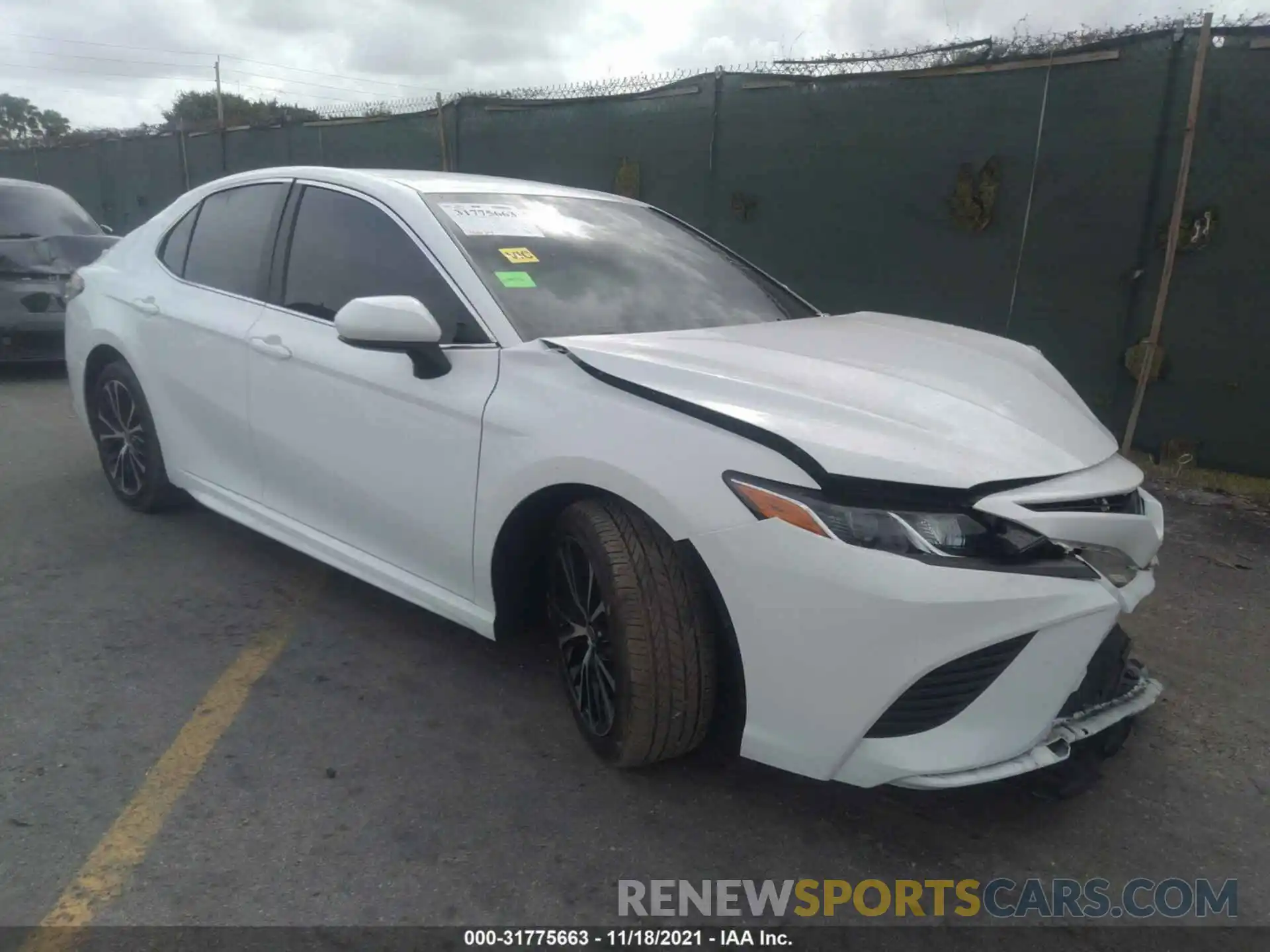 1 Photograph of a damaged car 4T1G11AK2LU953092 TOYOTA CAMRY 2020