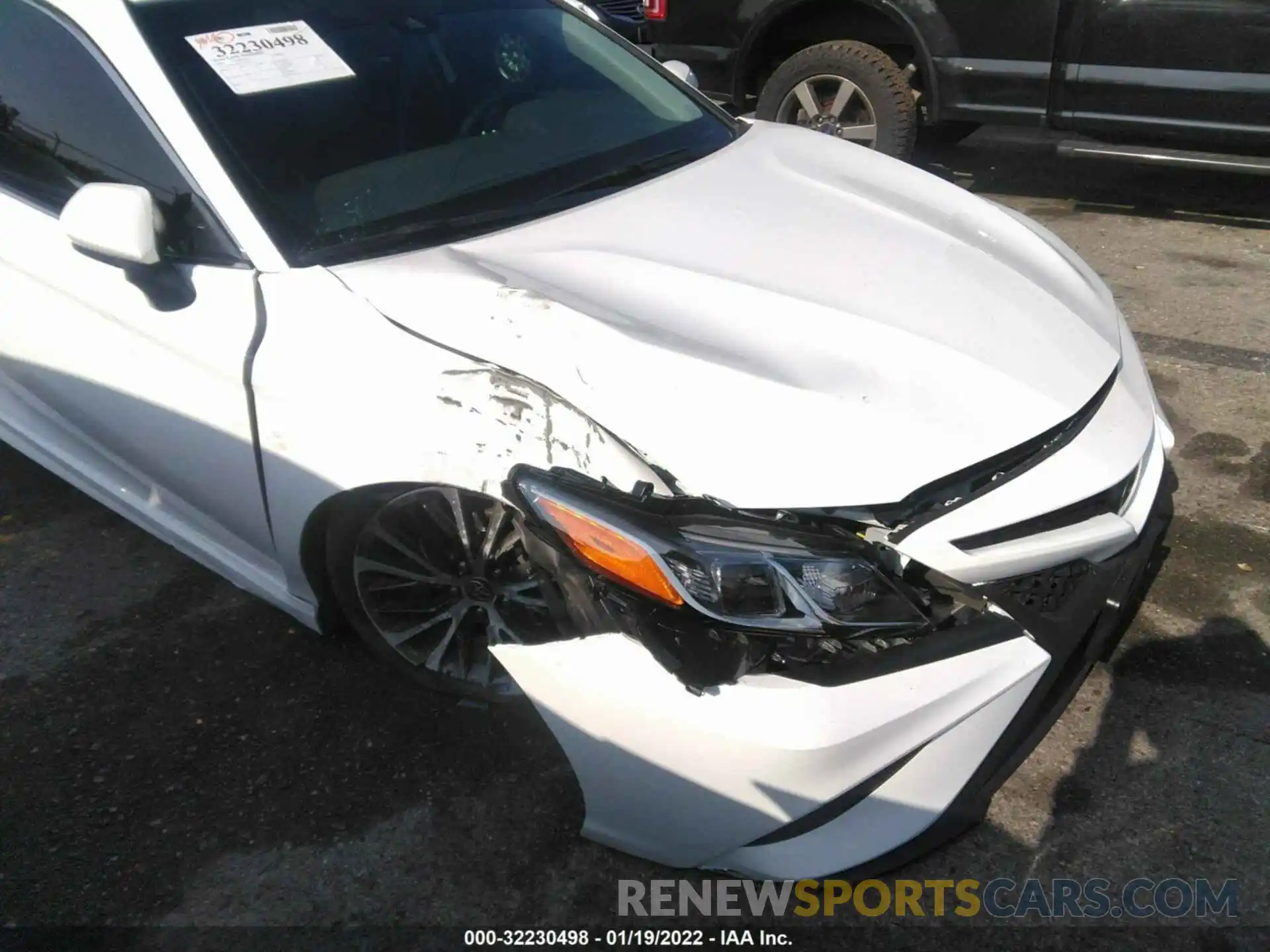 6 Photograph of a damaged car 4T1G11AK2LU954016 TOYOTA CAMRY 2020