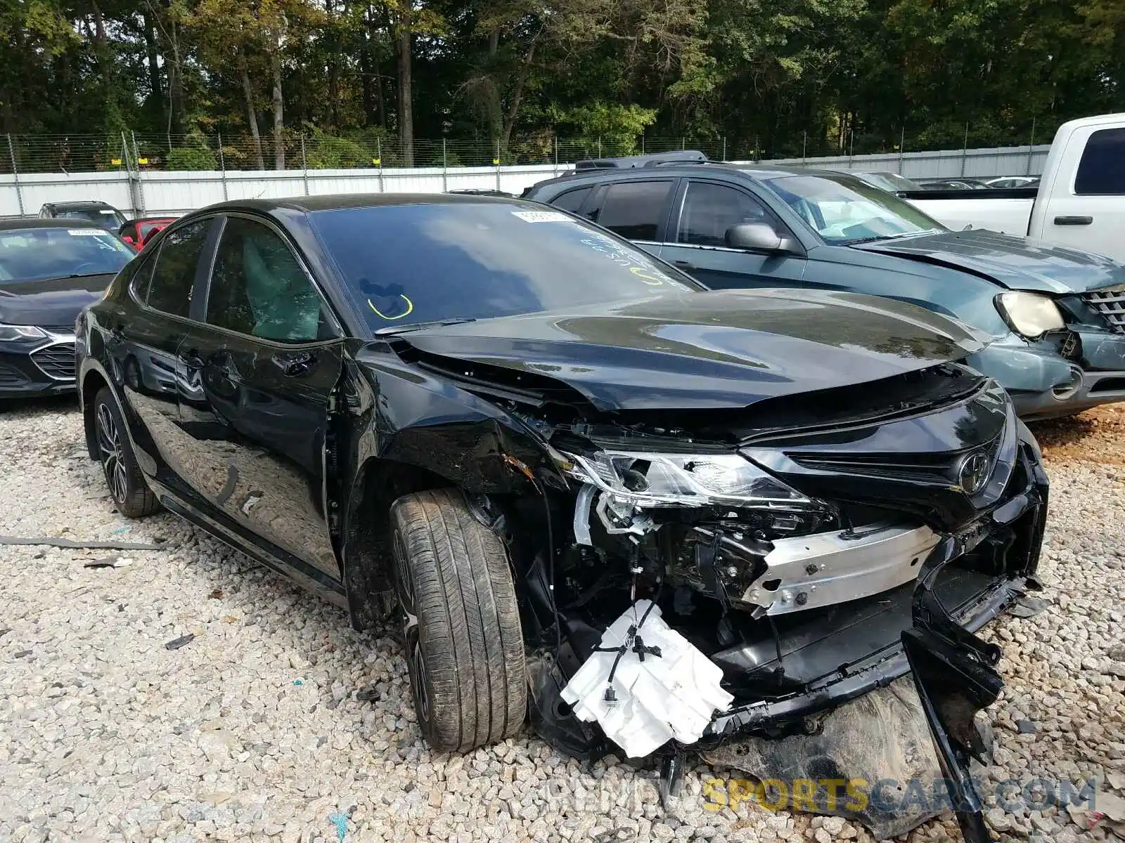 1 Photograph of a damaged car 4T1G11AK2LU957269 TOYOTA CAMRY 2020