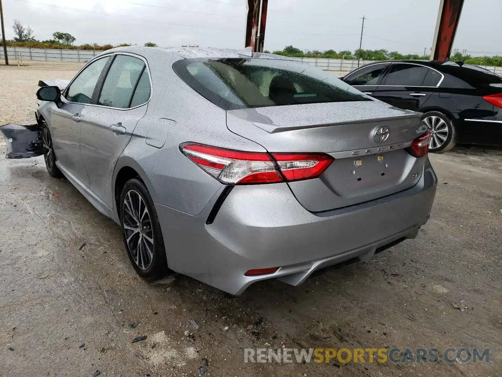 3 Photograph of a damaged car 4T1G11AK2LU957711 TOYOTA CAMRY 2020