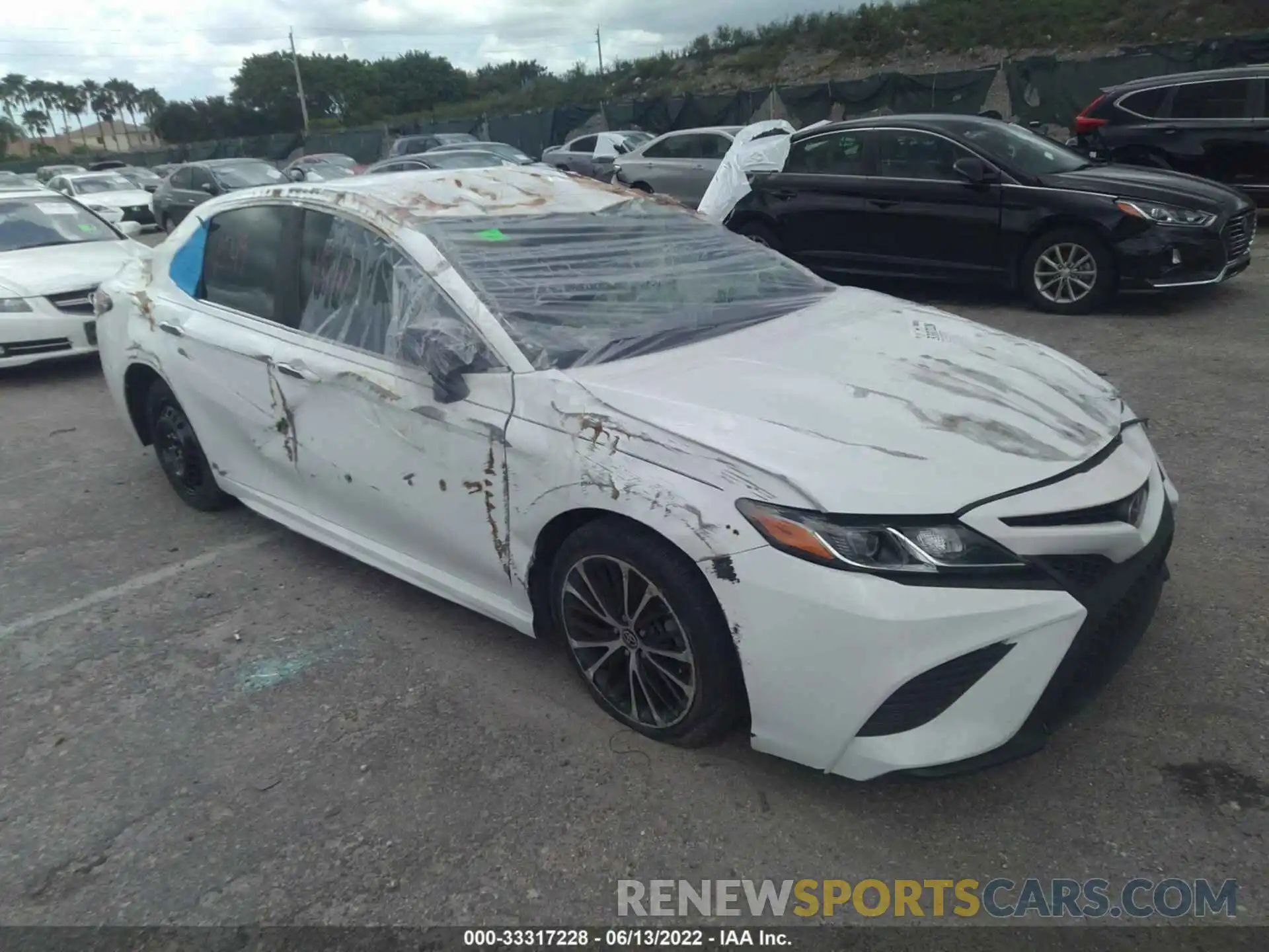 1 Photograph of a damaged car 4T1G11AK2LU979272 TOYOTA CAMRY 2020