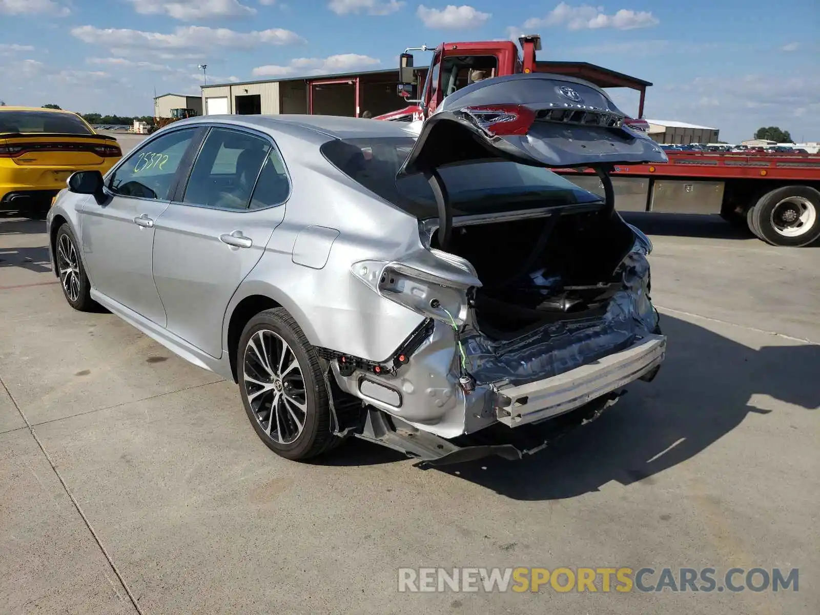 3 Photograph of a damaged car 4T1G11AK2LU982642 TOYOTA CAMRY 2020