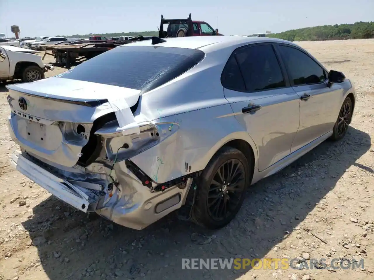 4 Photograph of a damaged car 4T1G11AK3LU301310 TOYOTA CAMRY 2020