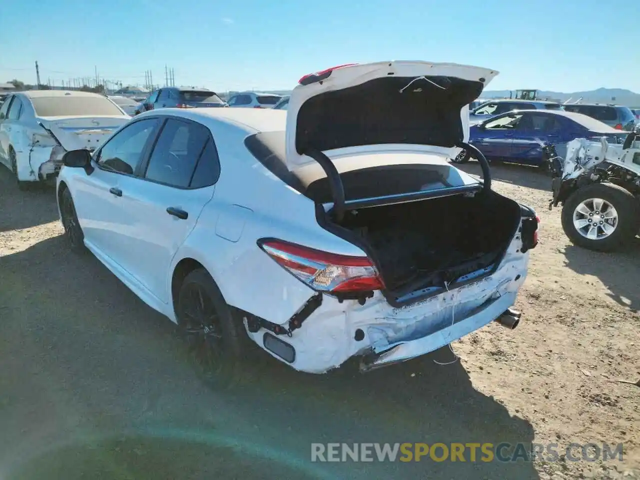 3 Photograph of a damaged car 4T1G11AK3LU301548 TOYOTA CAMRY 2020