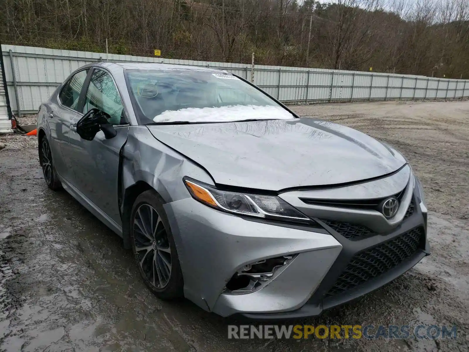 1 Photograph of a damaged car 4T1G11AK3LU303011 TOYOTA CAMRY 2020