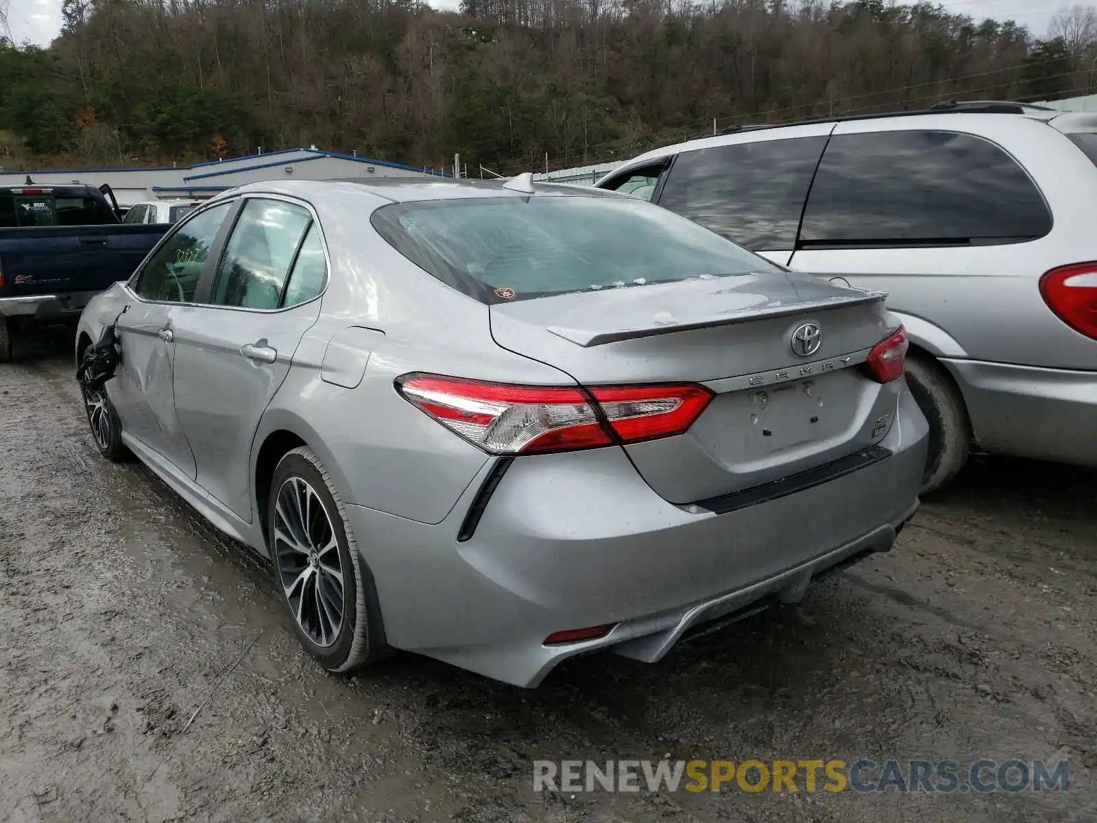 3 Photograph of a damaged car 4T1G11AK3LU303011 TOYOTA CAMRY 2020