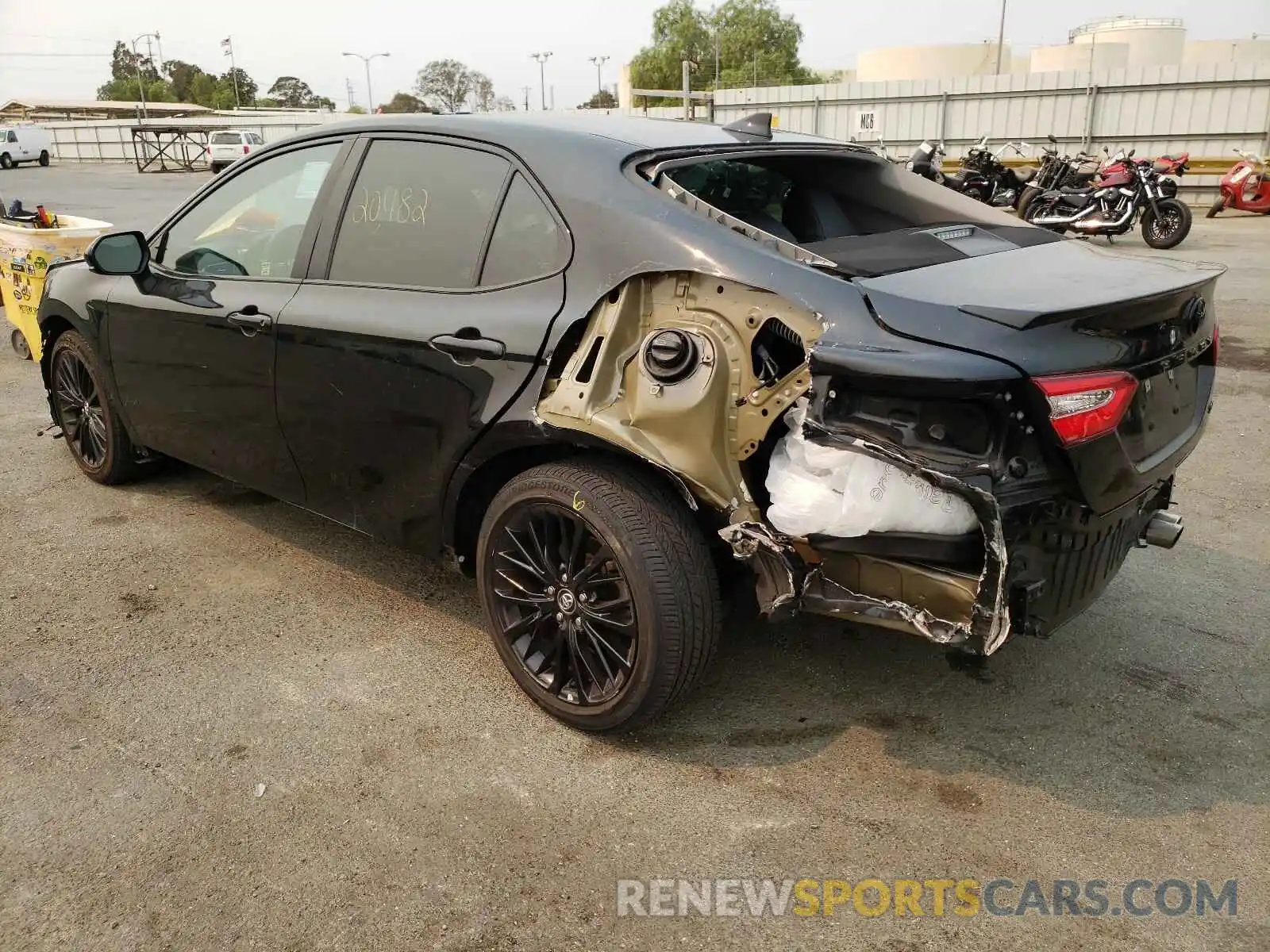 3 Photograph of a damaged car 4T1G11AK3LU303820 TOYOTA CAMRY 2020