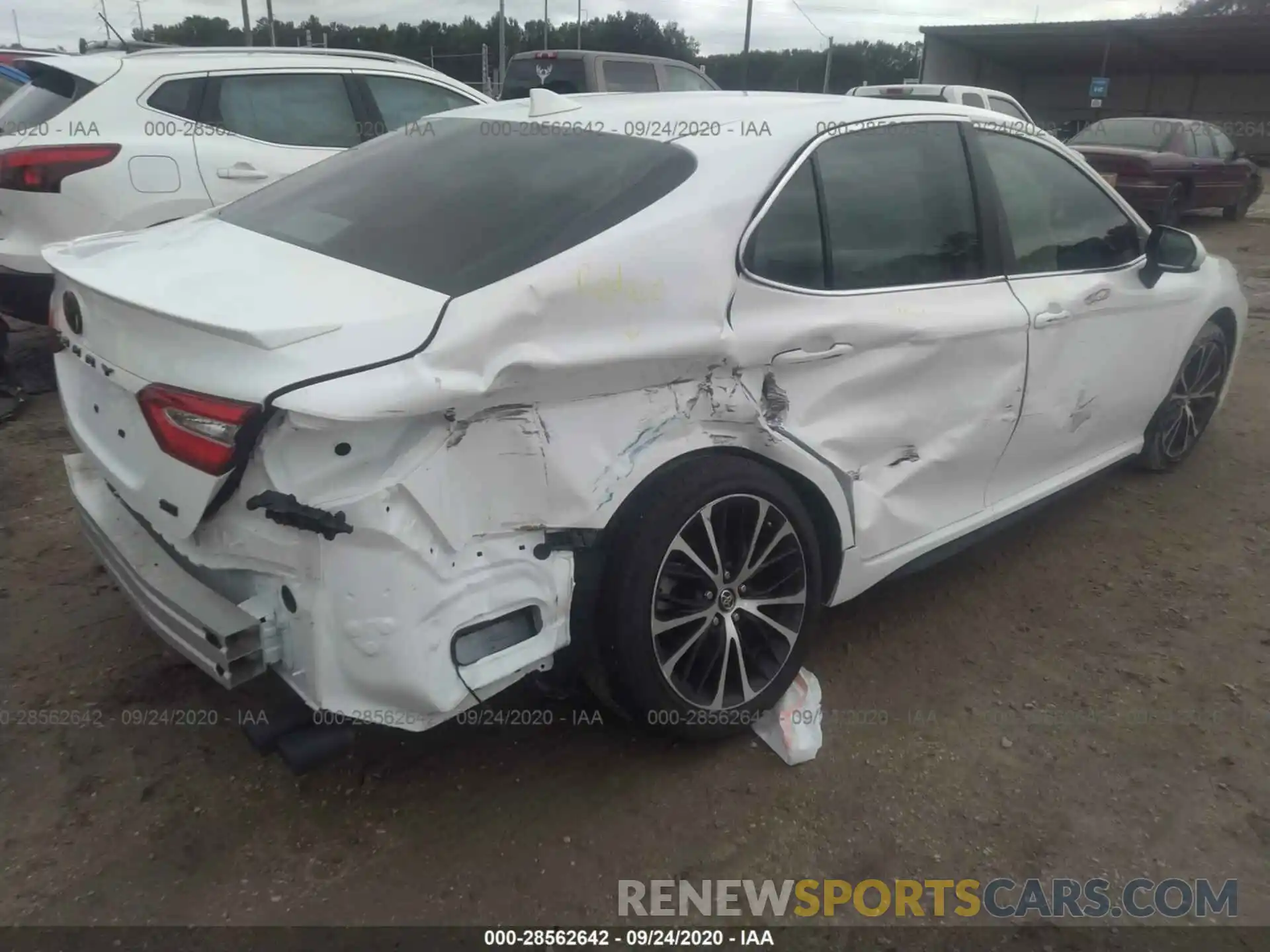 4 Photograph of a damaged car 4T1G11AK3LU310752 TOYOTA CAMRY 2020