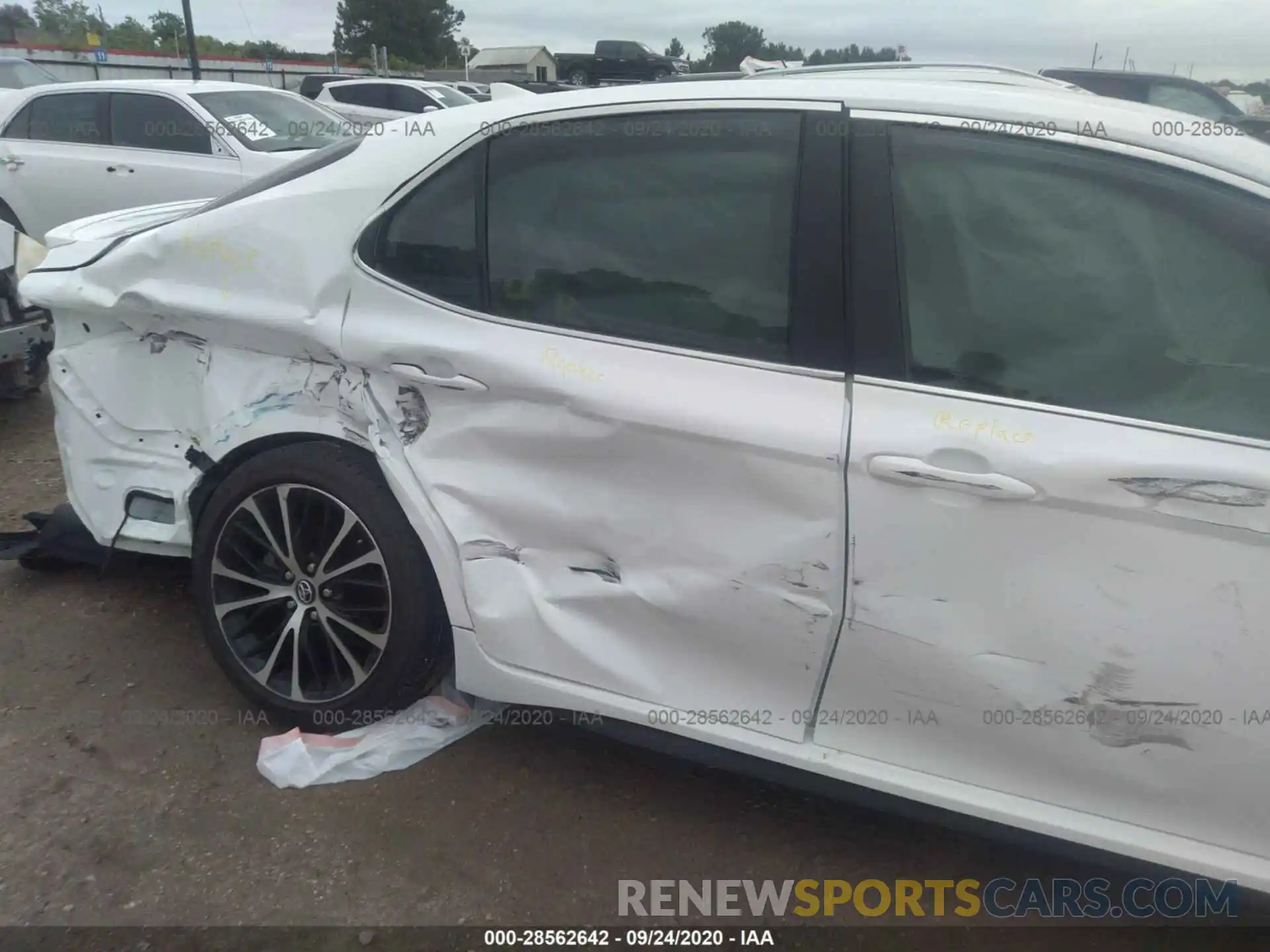 6 Photograph of a damaged car 4T1G11AK3LU310752 TOYOTA CAMRY 2020